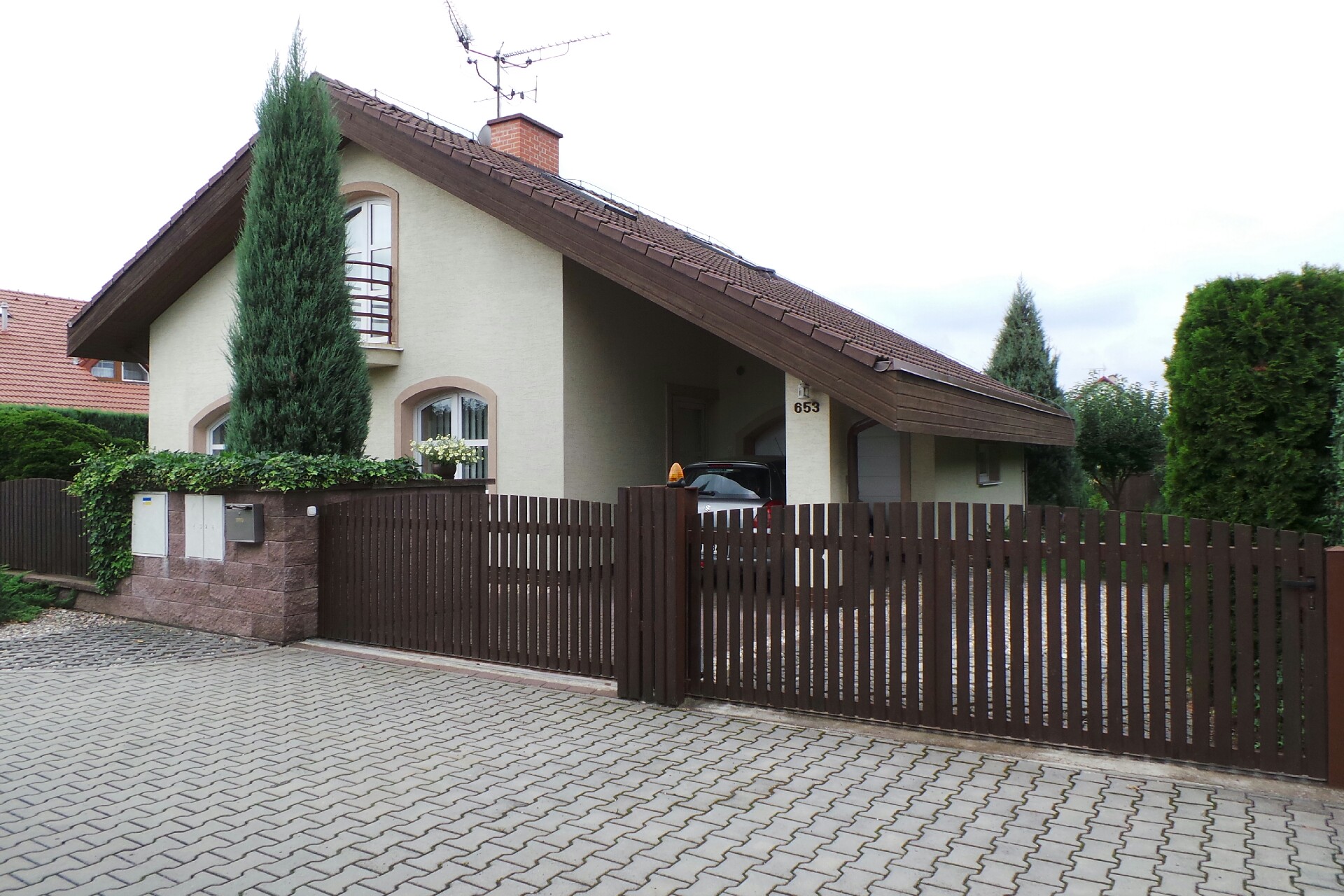 Mgr. Gabriela Brezinová