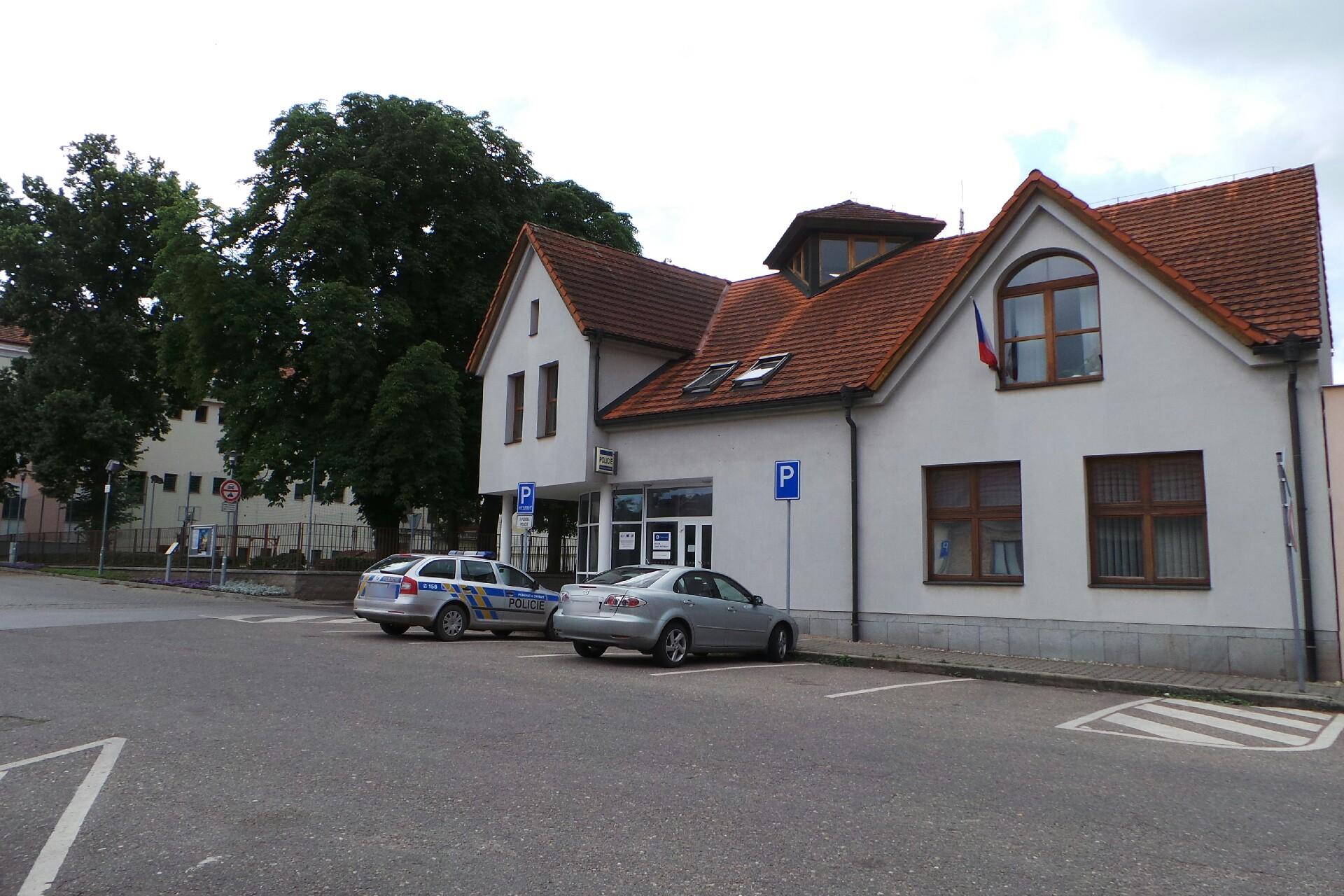 Policie ČR - Obvodní oddělení Nový Bydžov foto 2