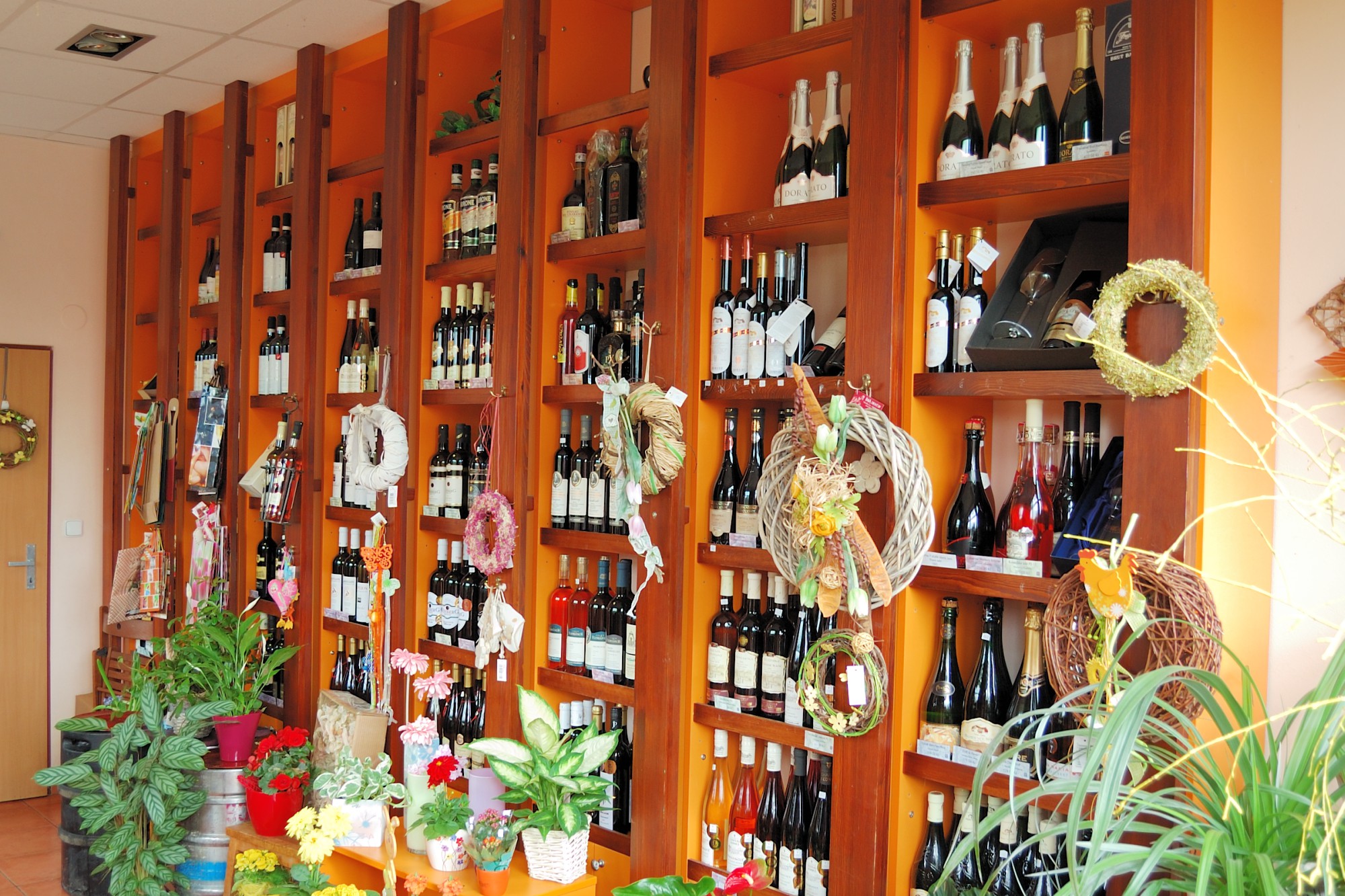 Vinotéka a květiny Velká Bíteš foto 4