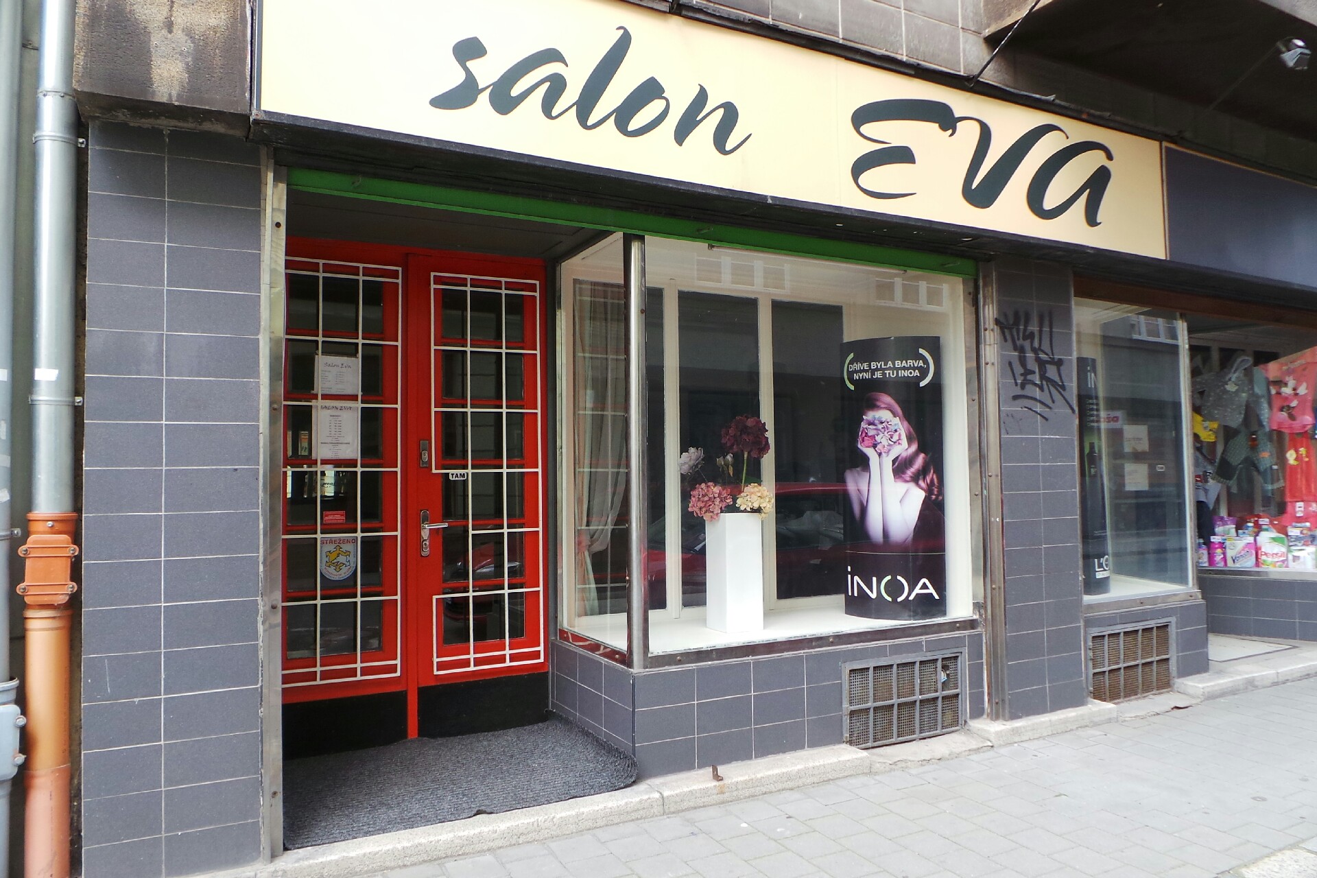 Salon Eva - Eva Holaňová