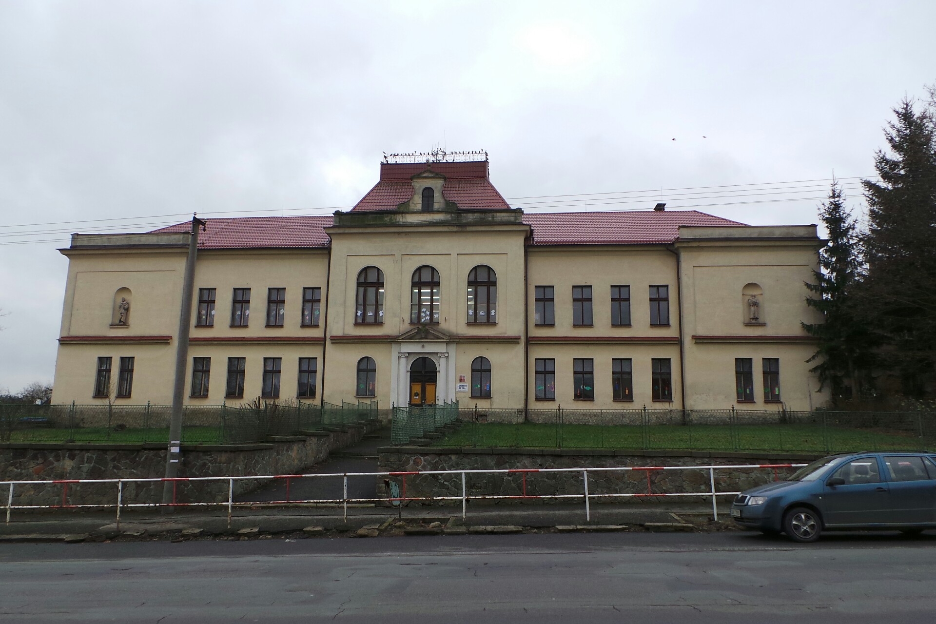 Základní škola Kamenné Žehrovice