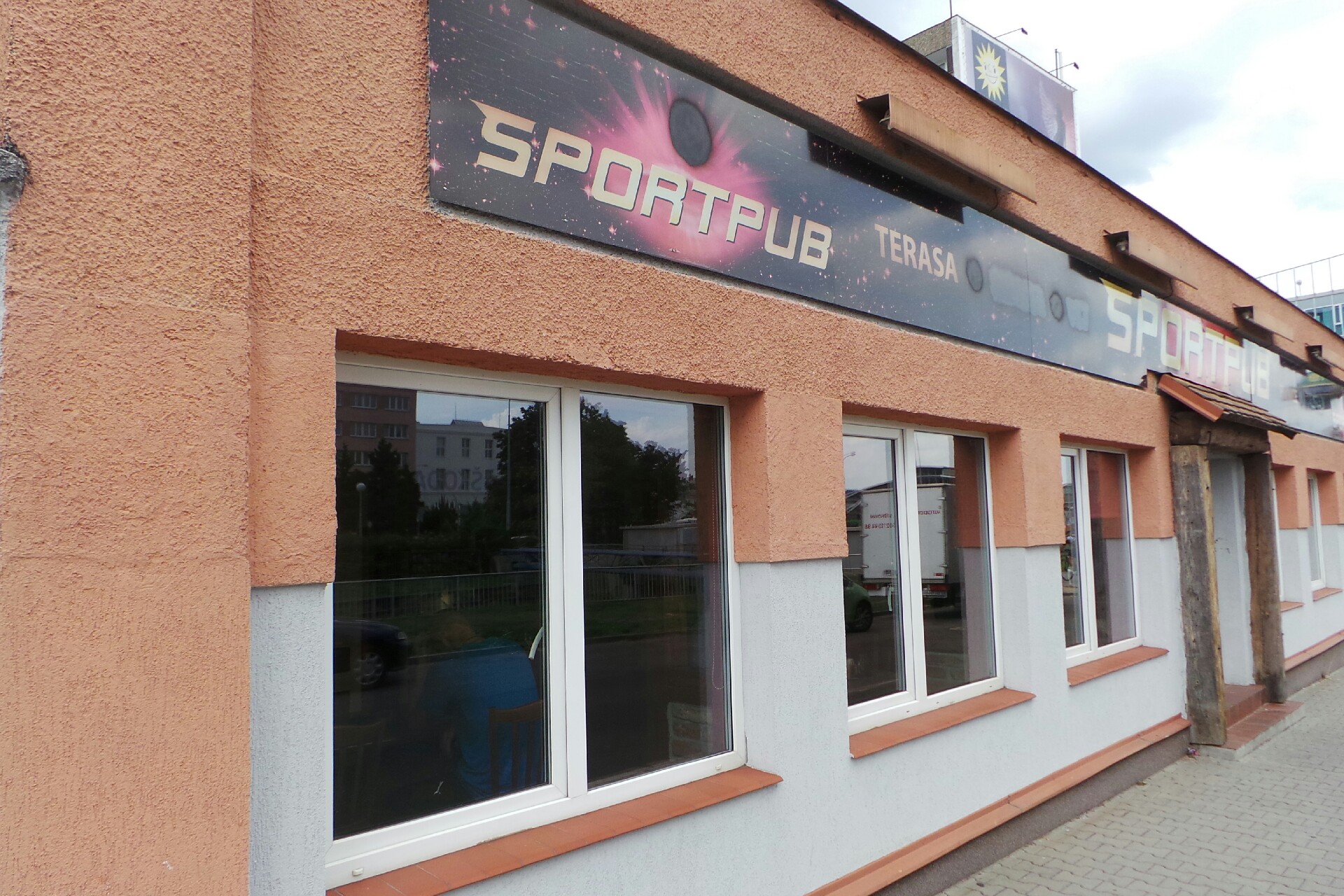 Pivnice Bingo u kolejí