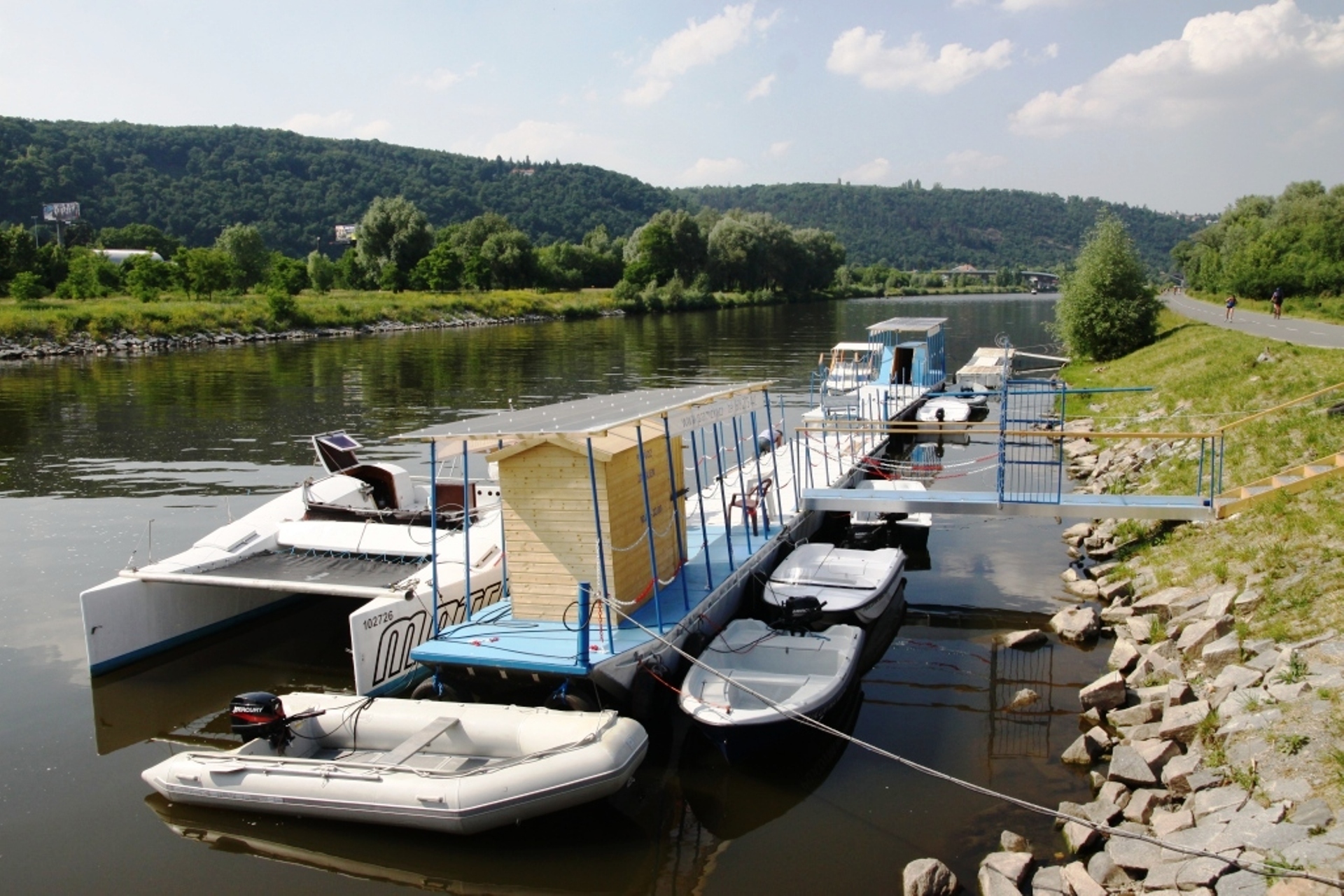 PŮJČOVNA PLAVIDEL PRAHA, s.r.o.