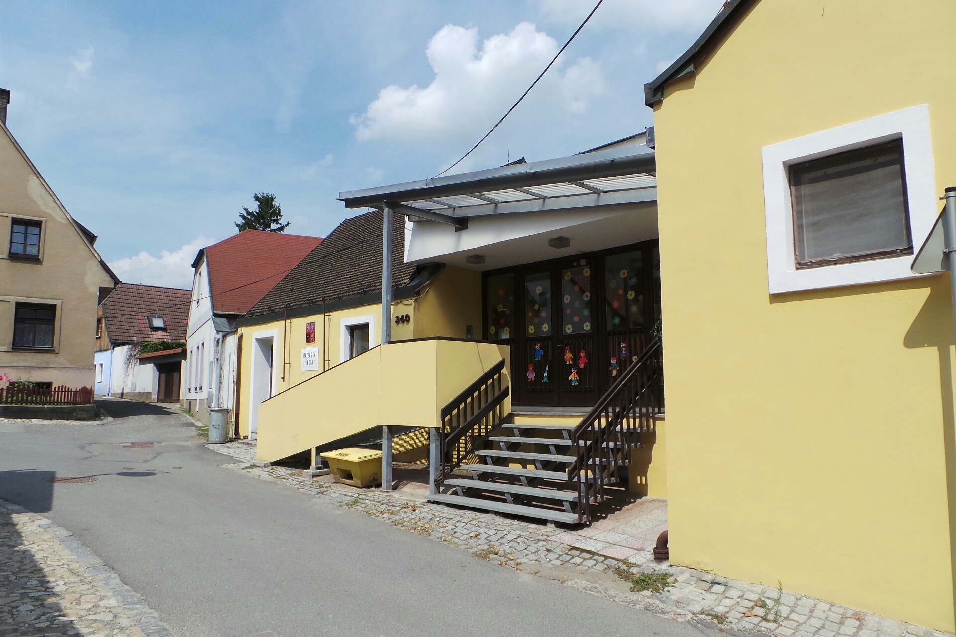 ZŠ a MŠ Tábor, Dlouhá