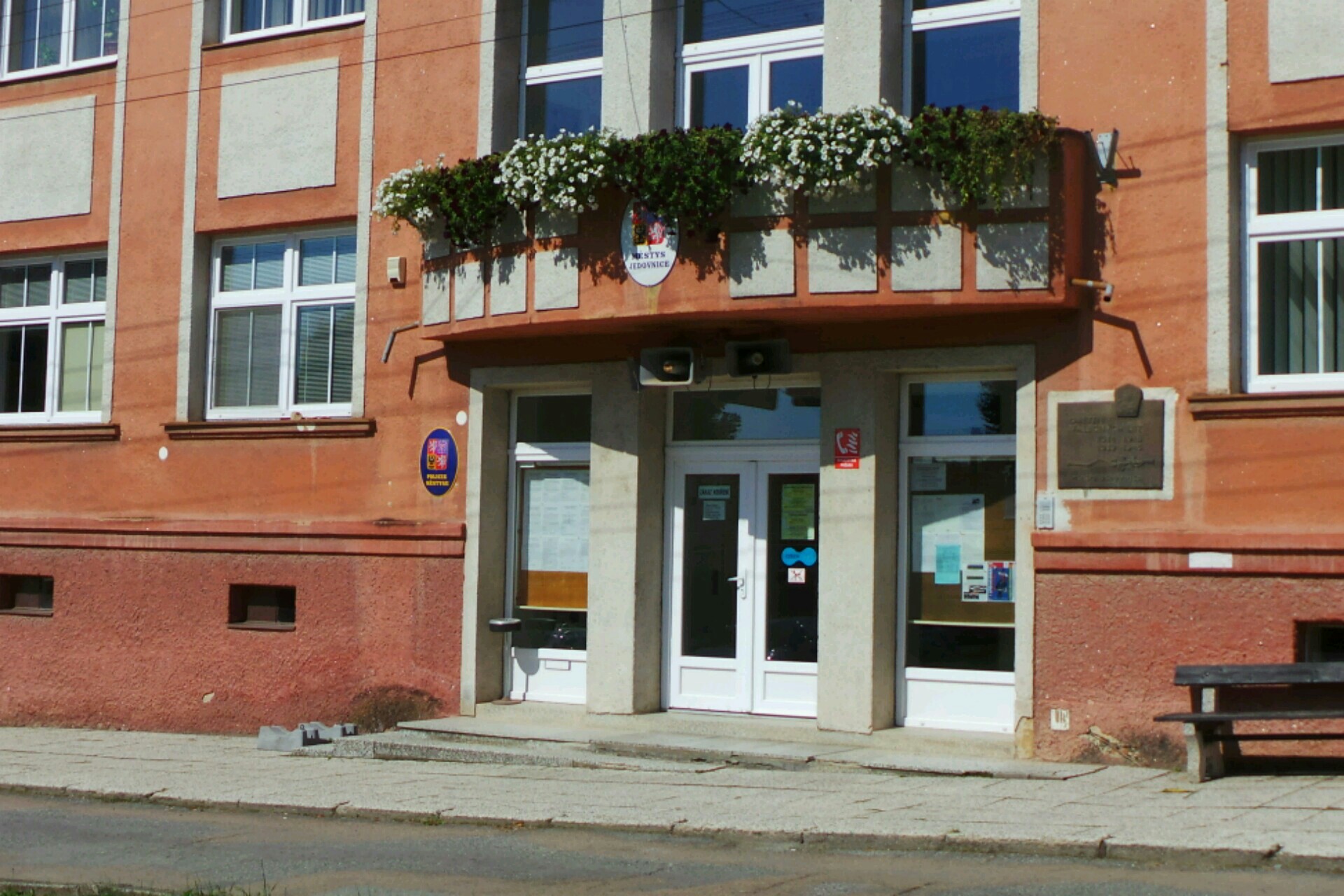 Jedovnice - úřad městyse