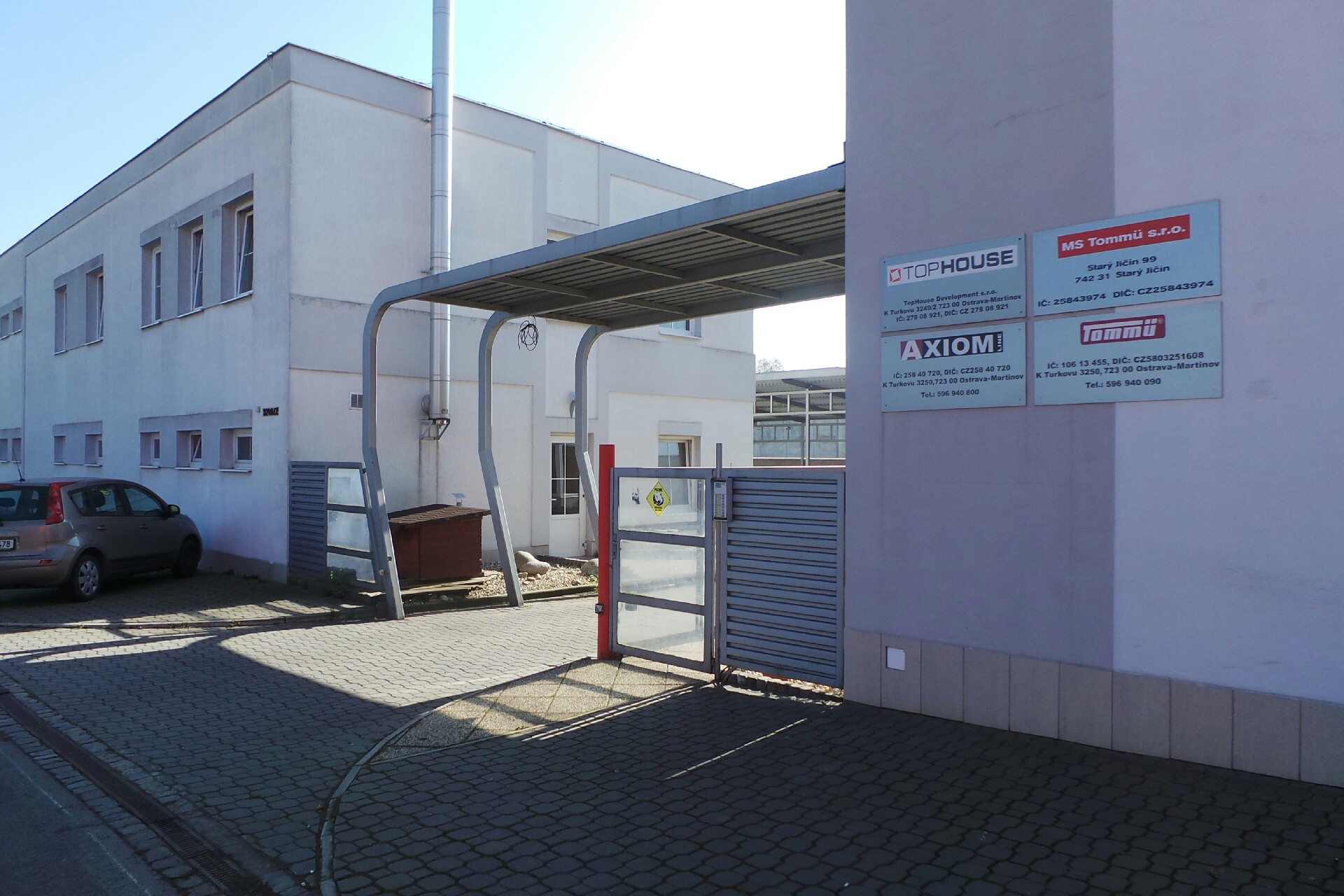 TopHouse Development, s.r.o.