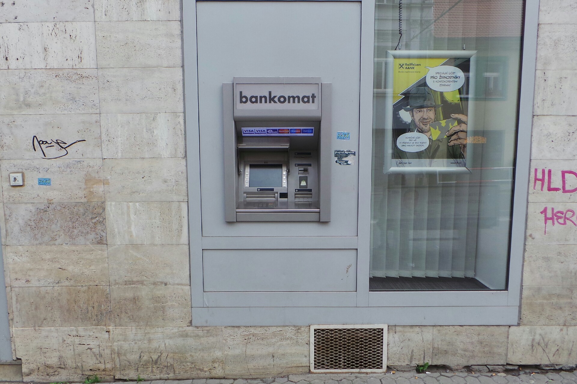 Raiffeisenbank - bankomat