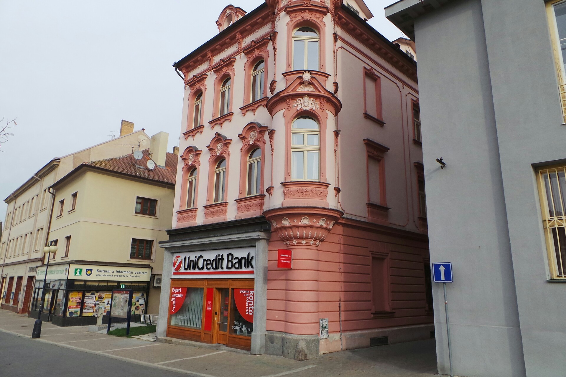 Bankomat UniCredit Bank Czech Republic foto 2