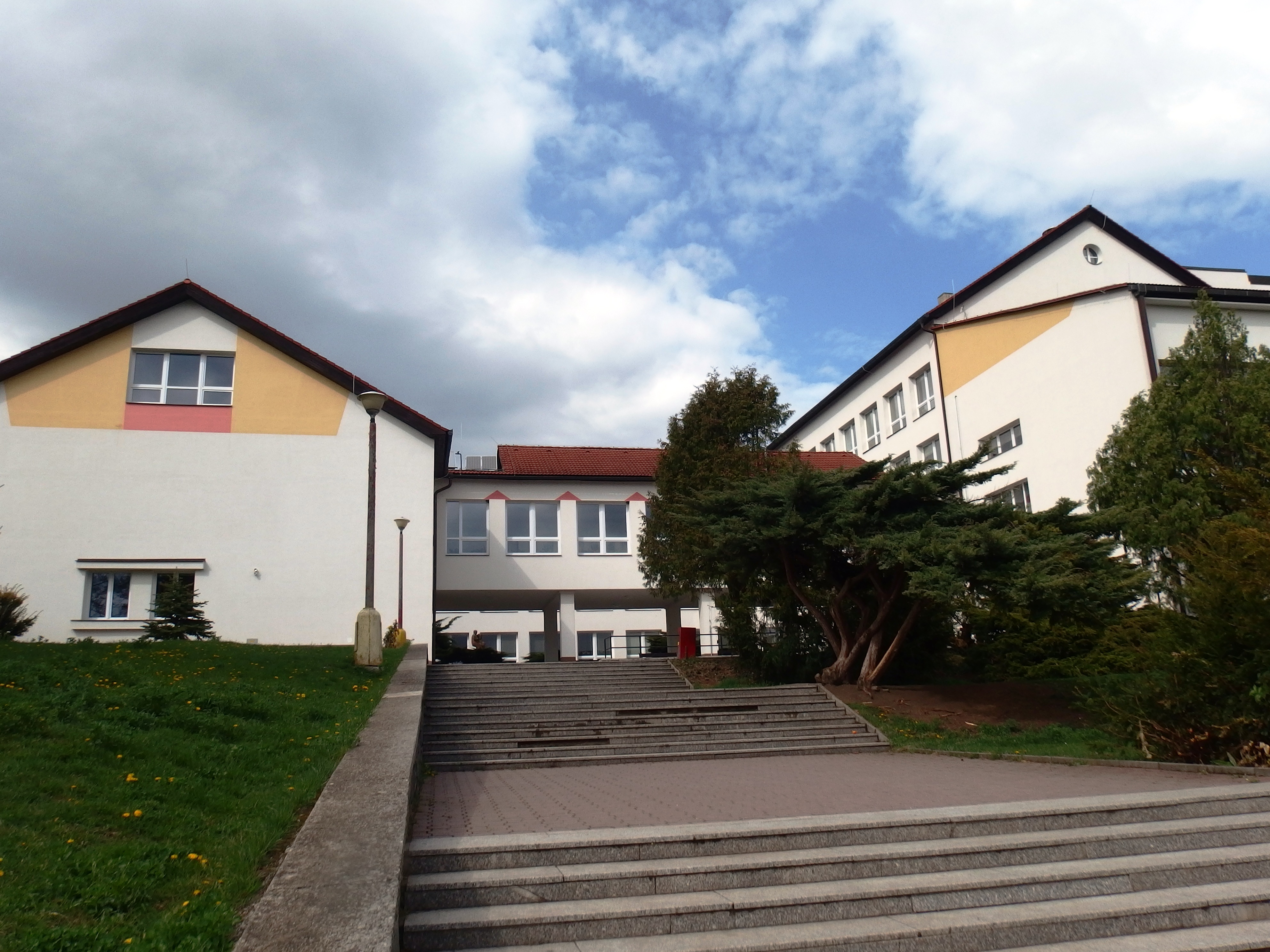 Městské víceleté gymnázium Klobouky u Brna foto 2