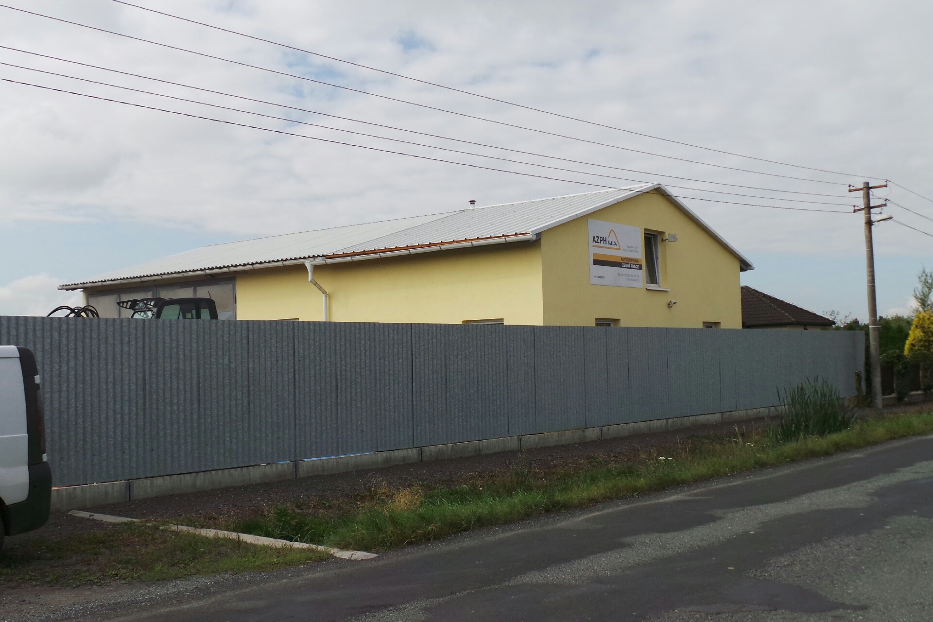 AZPH s.r.o.  Autodoprava a zemní práce