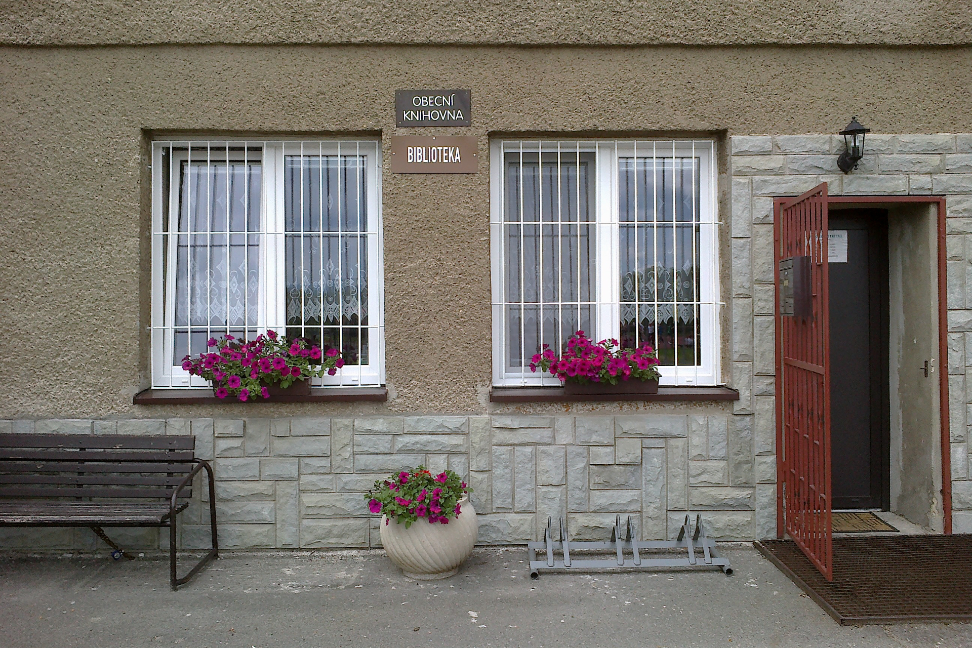 Obecní knihova Střítež