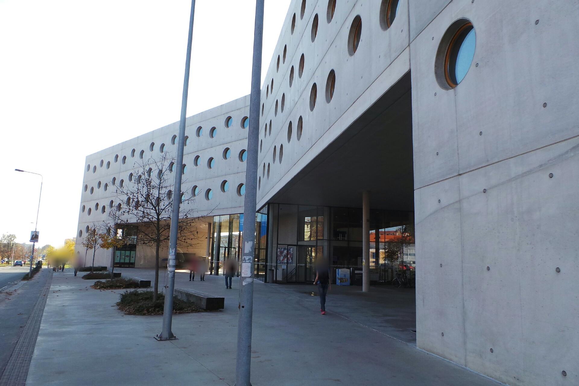 Studijní a vědecká knihovna v Hradci Králové