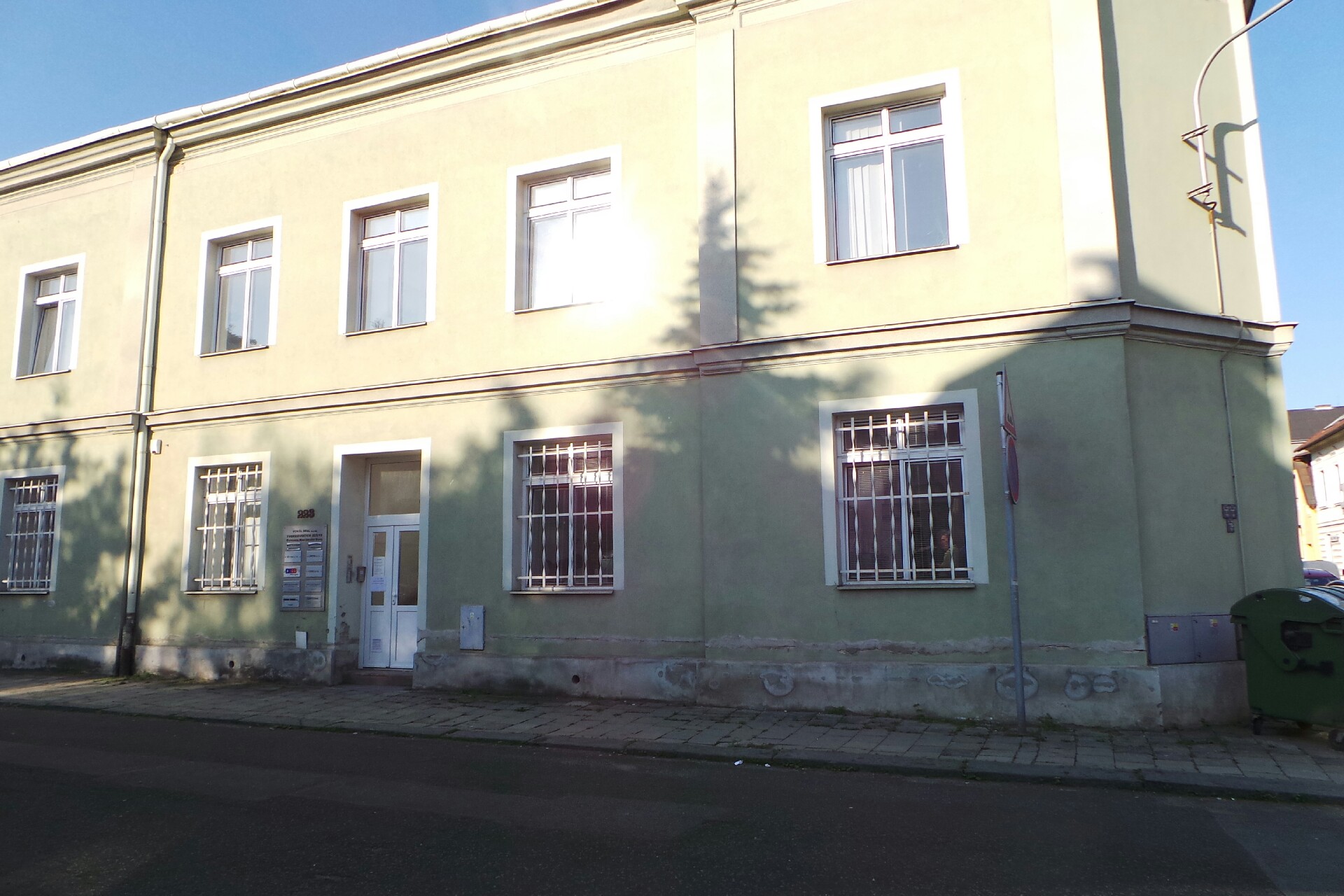 MUDr. Tomáš Vodička - TRT zubní centrum s.r.o.