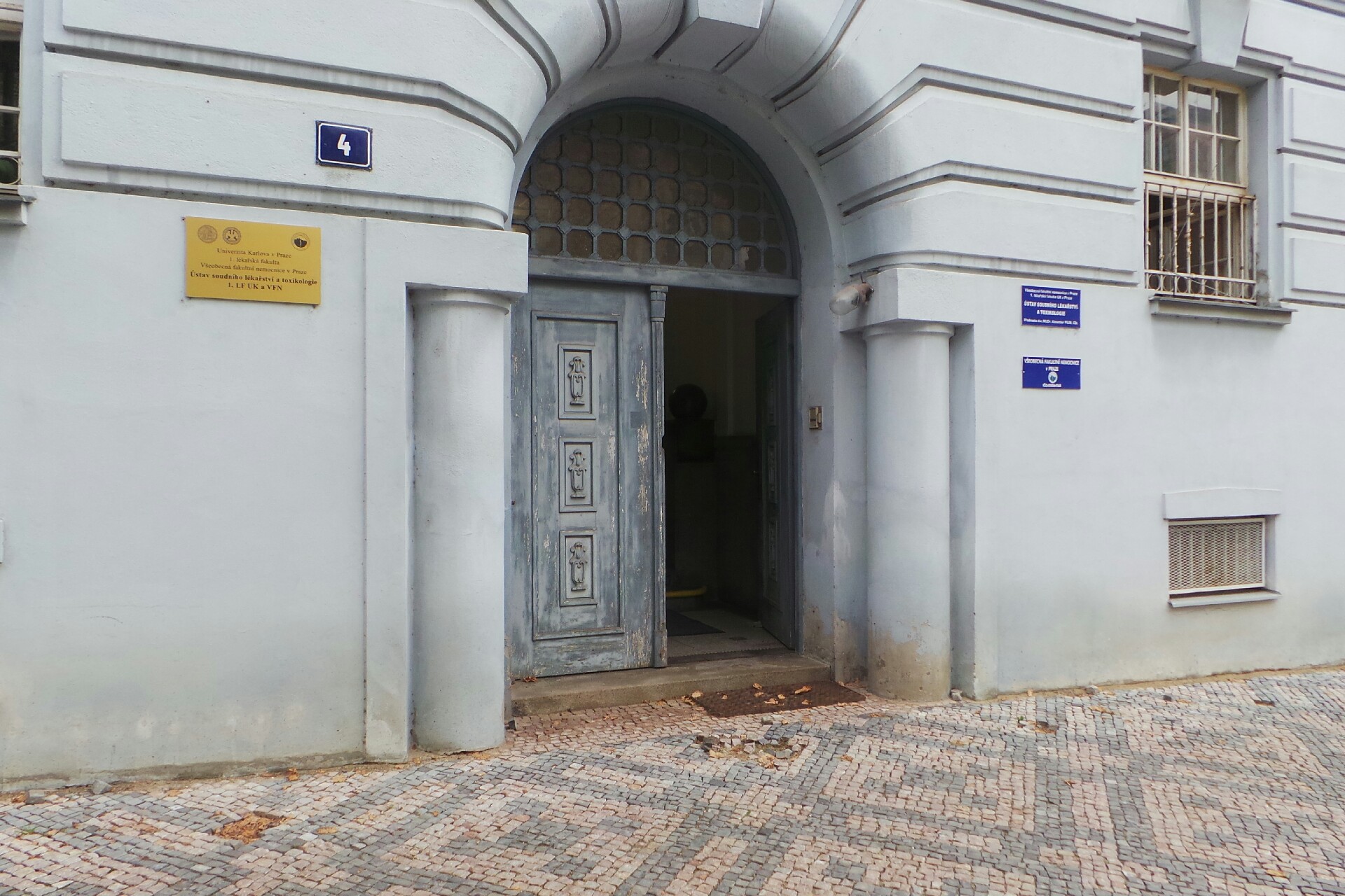Ústav soudního lékařství a toxikologie 1. LF - Univerzita Karlova