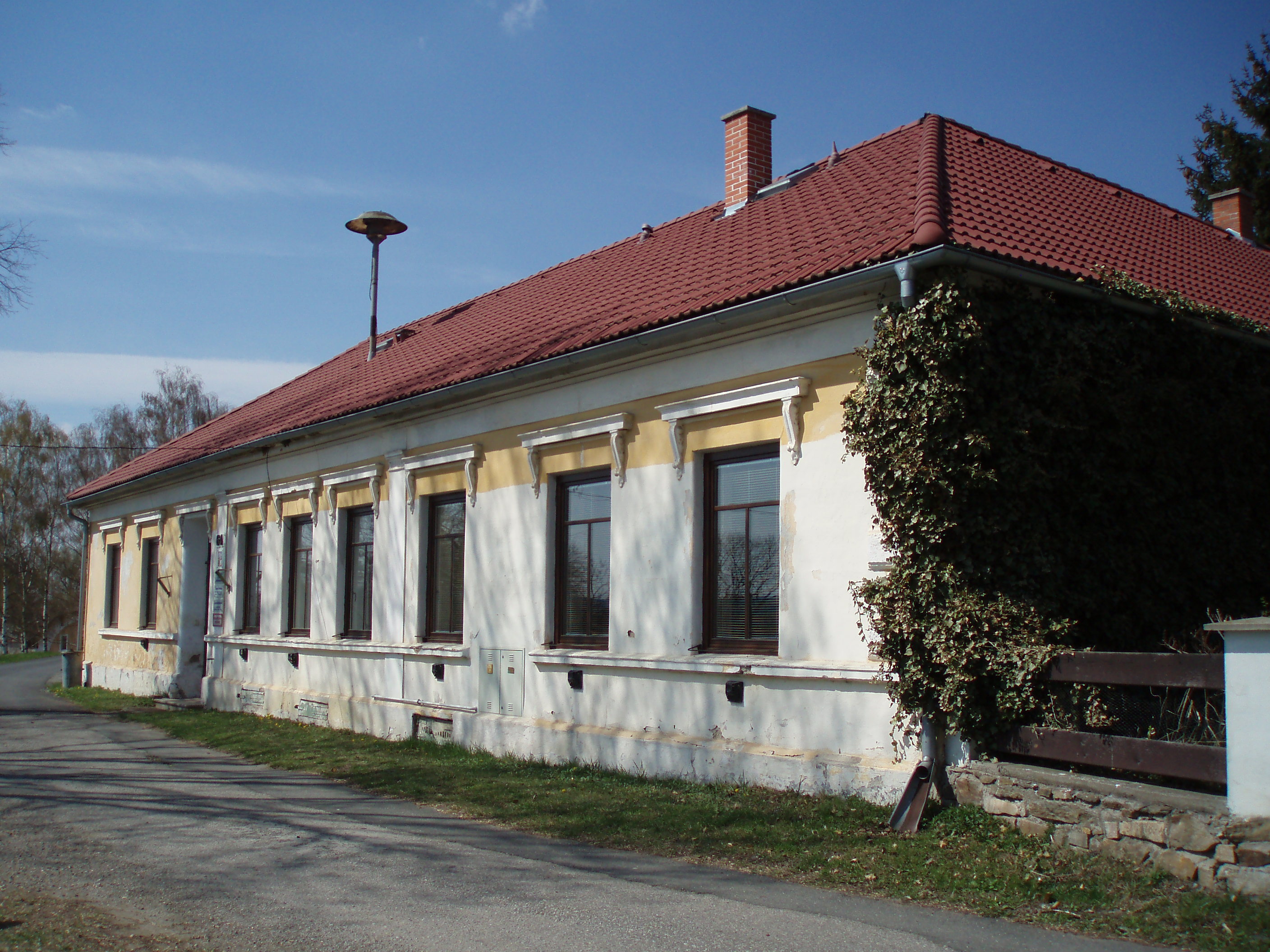 Drobovice - obecní úřad foto 1
