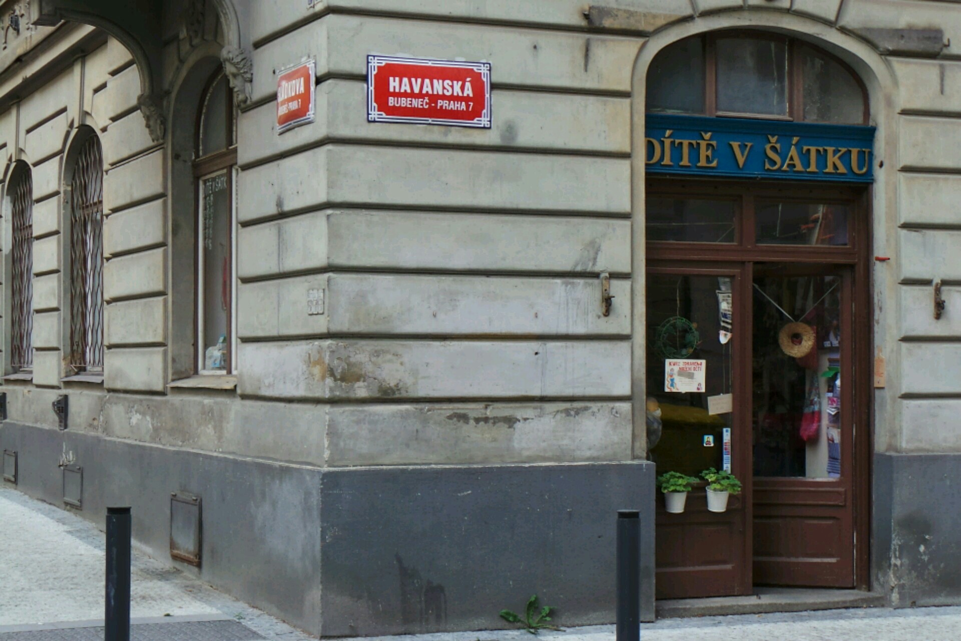 Petr Roubal Dítě v šátku