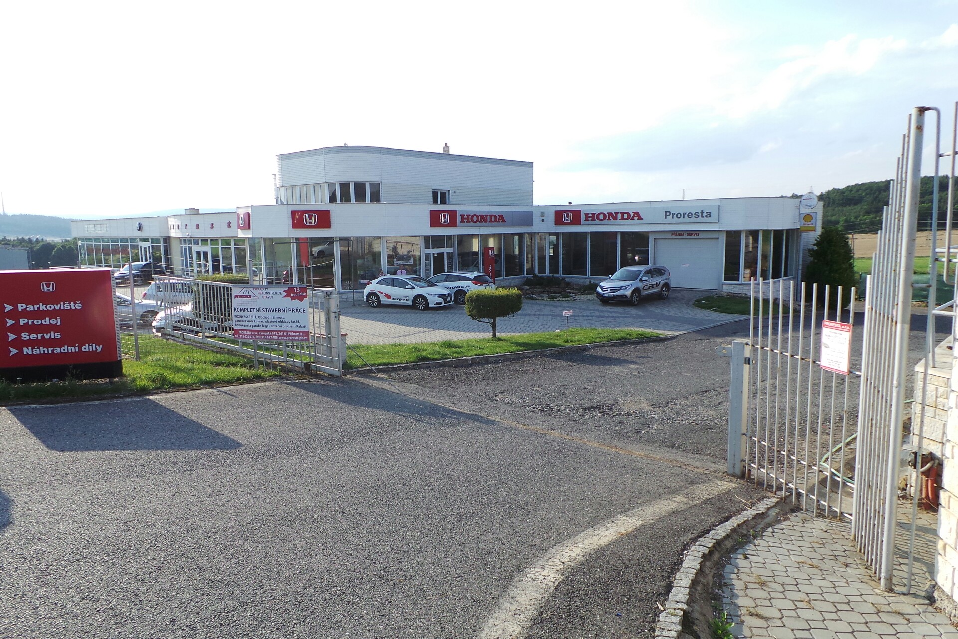 PRORESTA - Autosalon DACIA