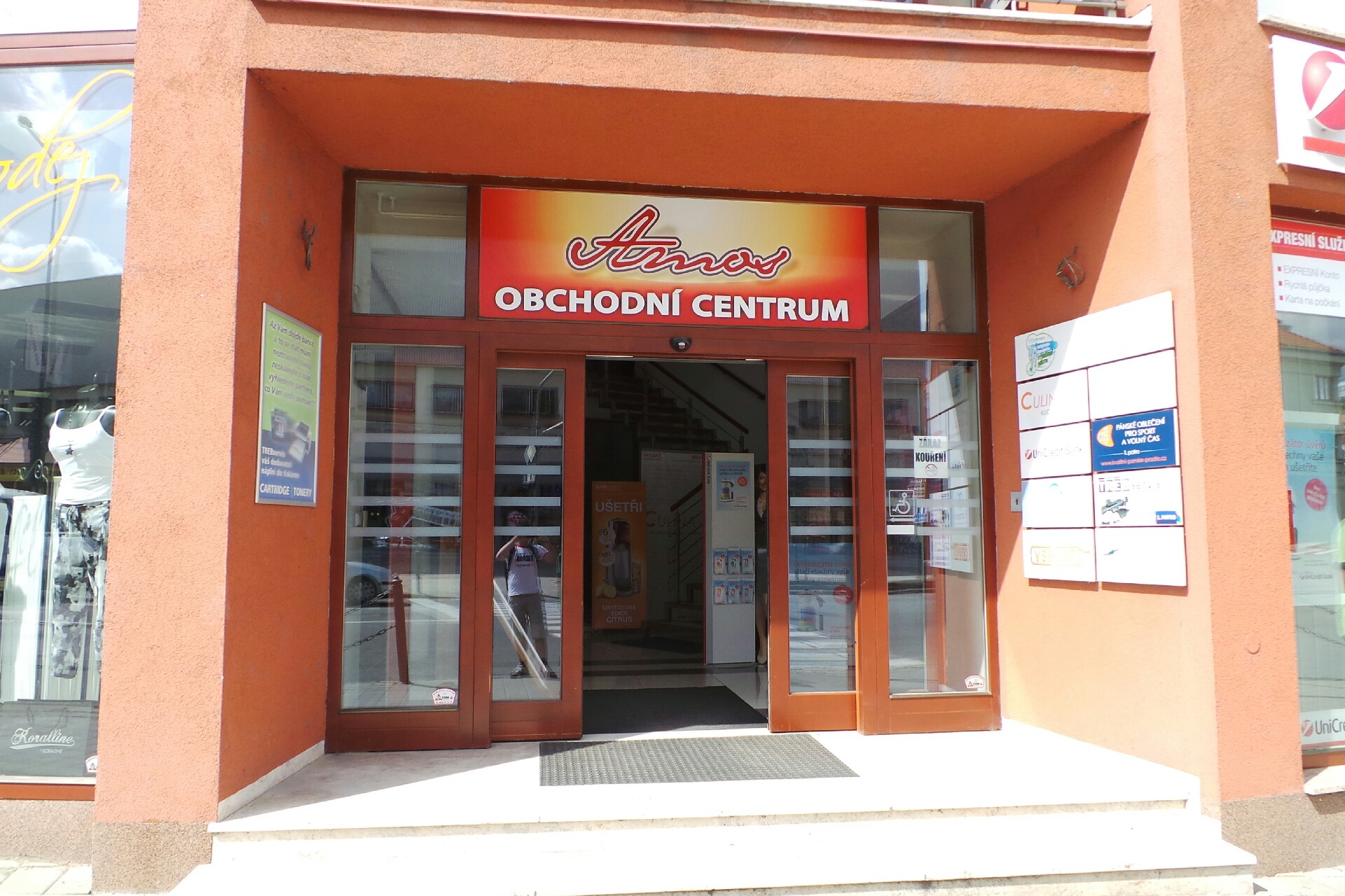 UniCredit Bank Czech Republic and Slovakia, a.s. foto 3