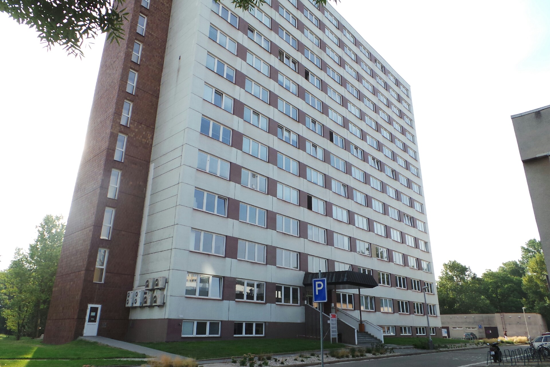 Univerzita Pardubice - Společná laboratoř chemie pevných látek UMCh AV ČR a UPa