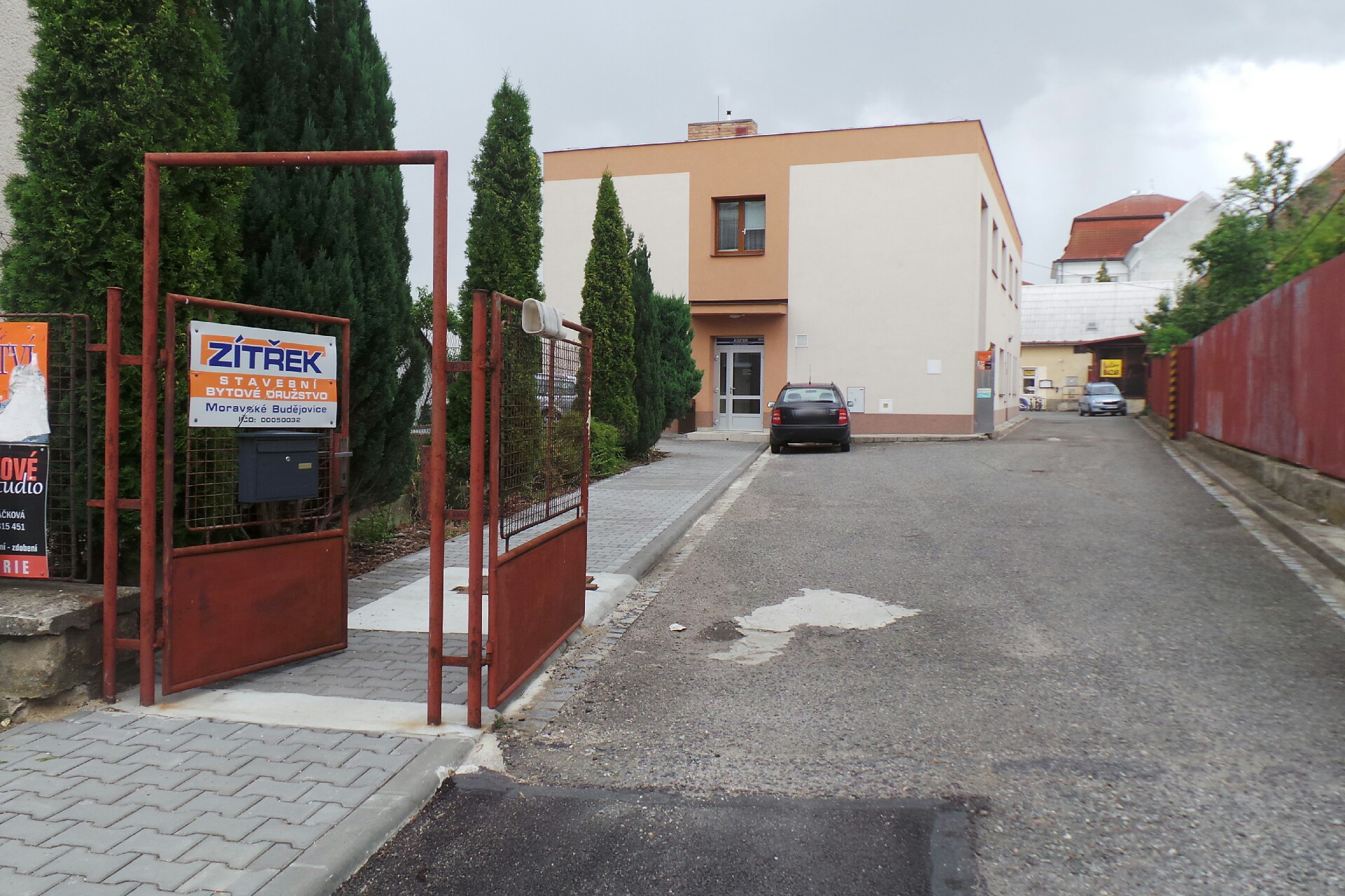 ZÍTŘEK, stavební bytové družstvo