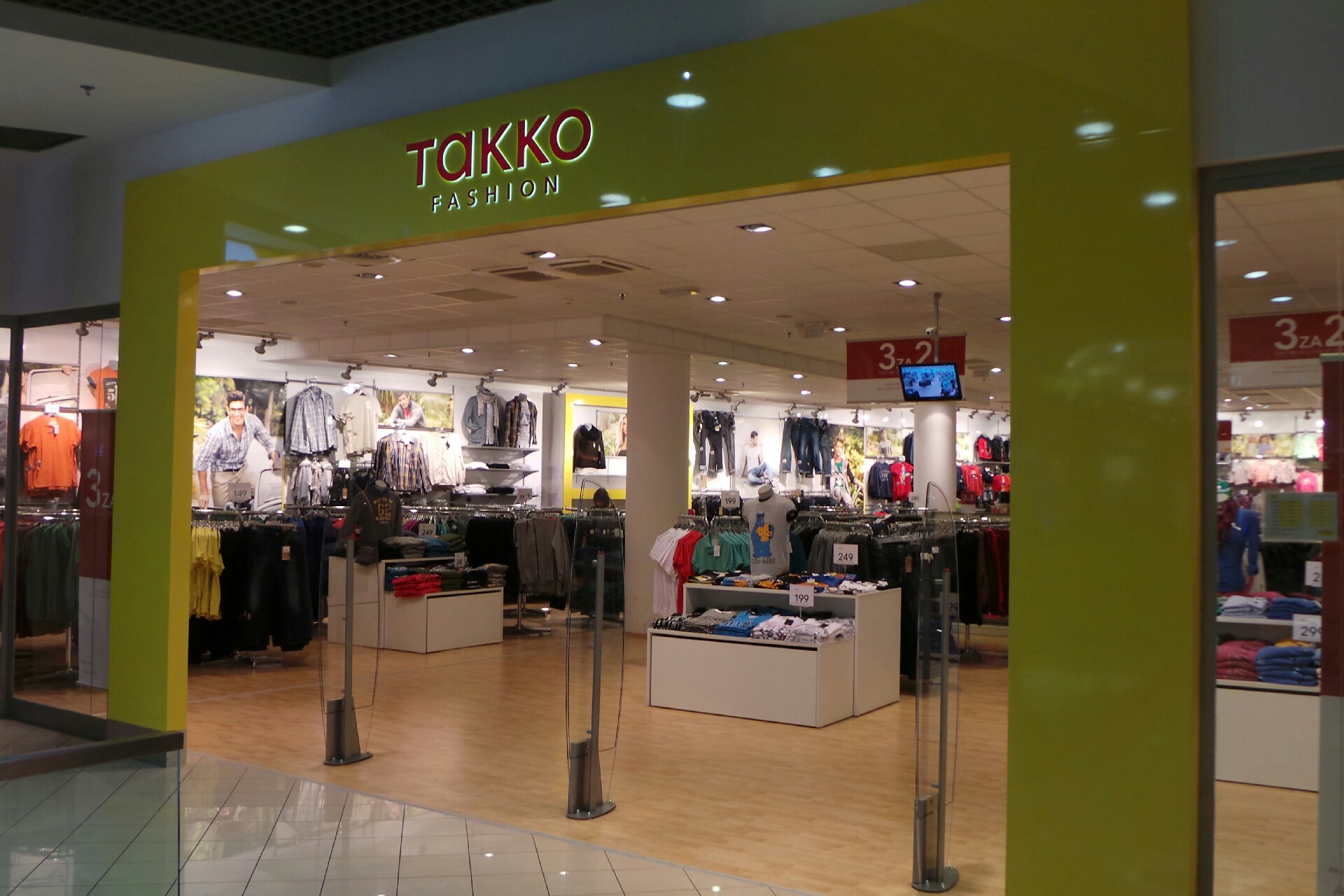 TAKKO FASHION
