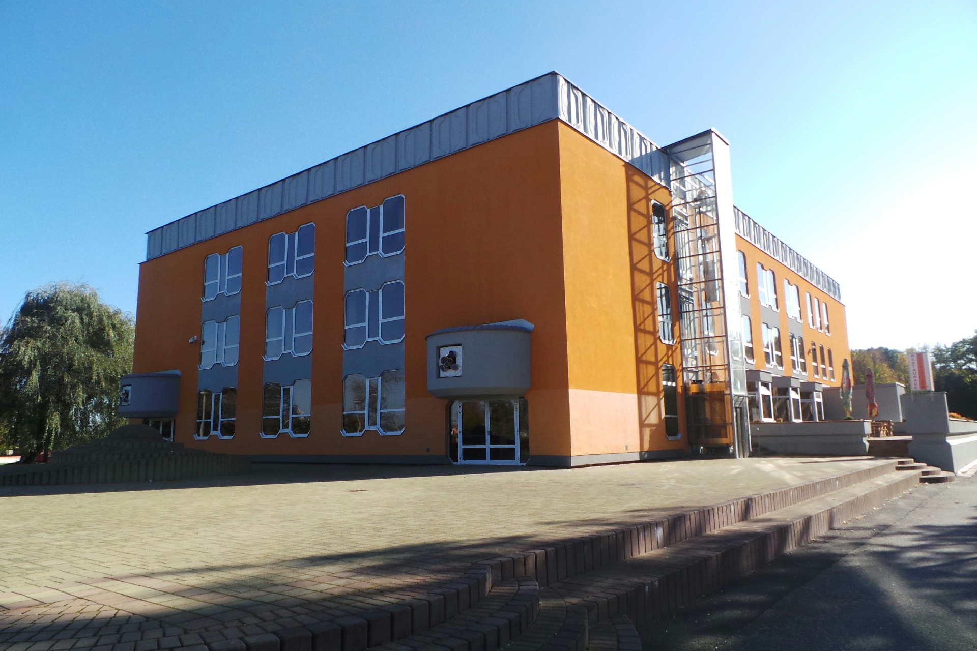 ZUŠ Sezimovo Ústí, Třída Československé armády - Veselí nad Lužnicí