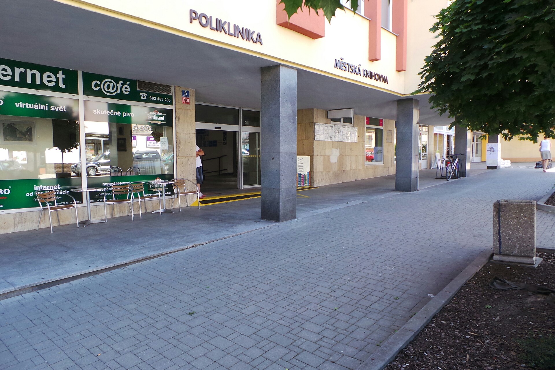 MUDr. Erika Paroulková