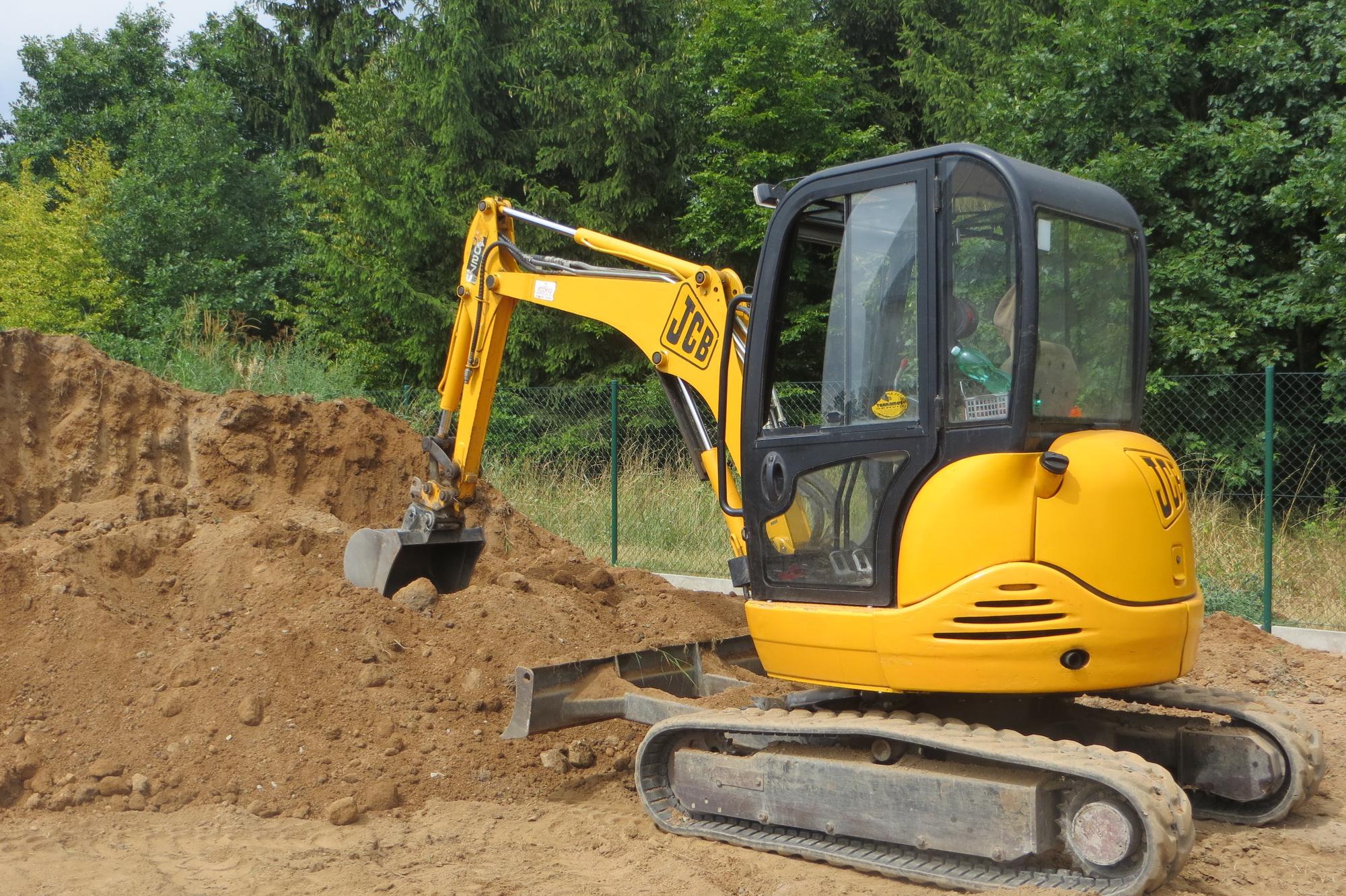 Milan Hoss - ZEMNÍ A VÝKOPOVÉ PRÁCE - AUTODOPRAVA foto 6