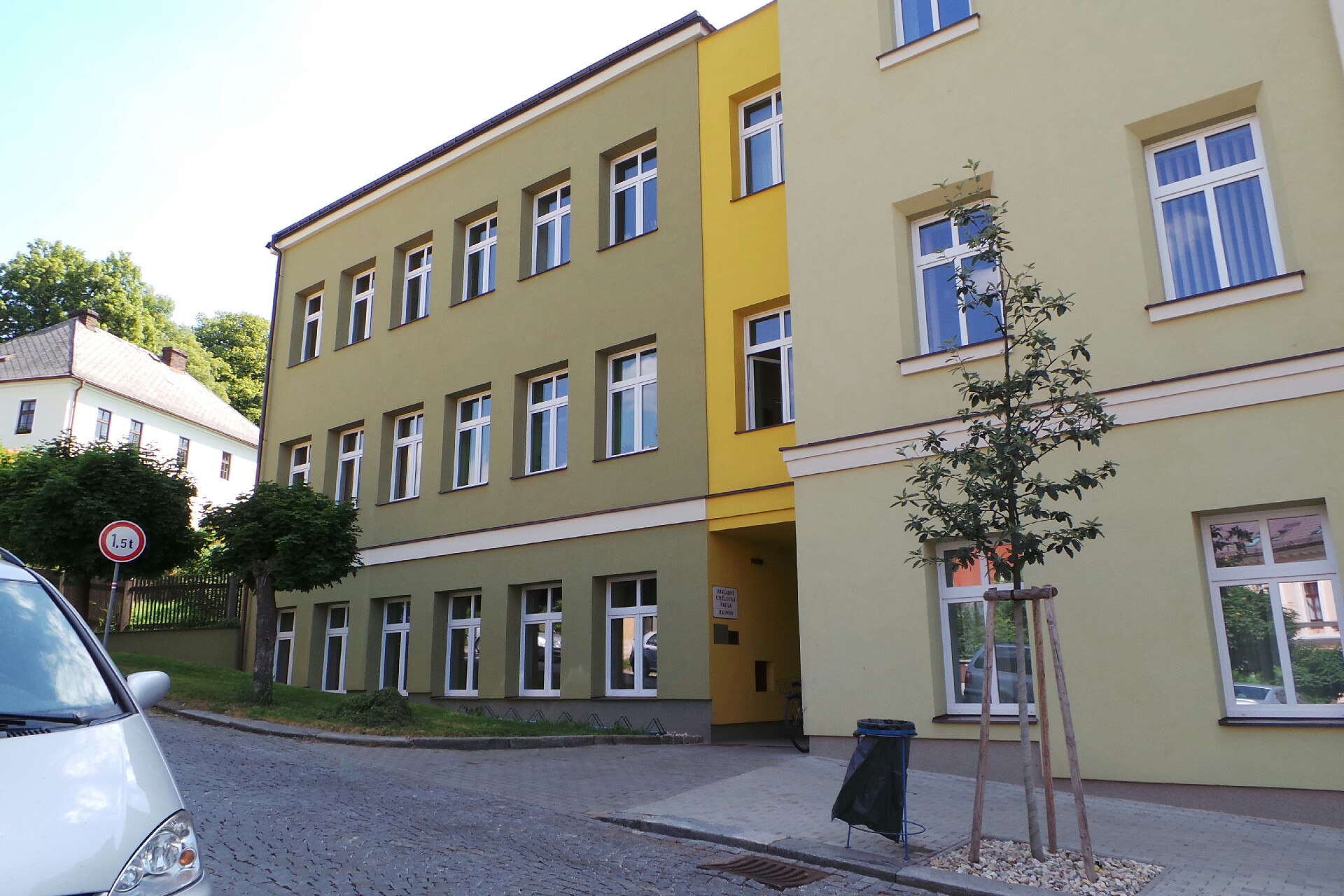 Městská knihovna Egona Hostovského v Hronově foto 2