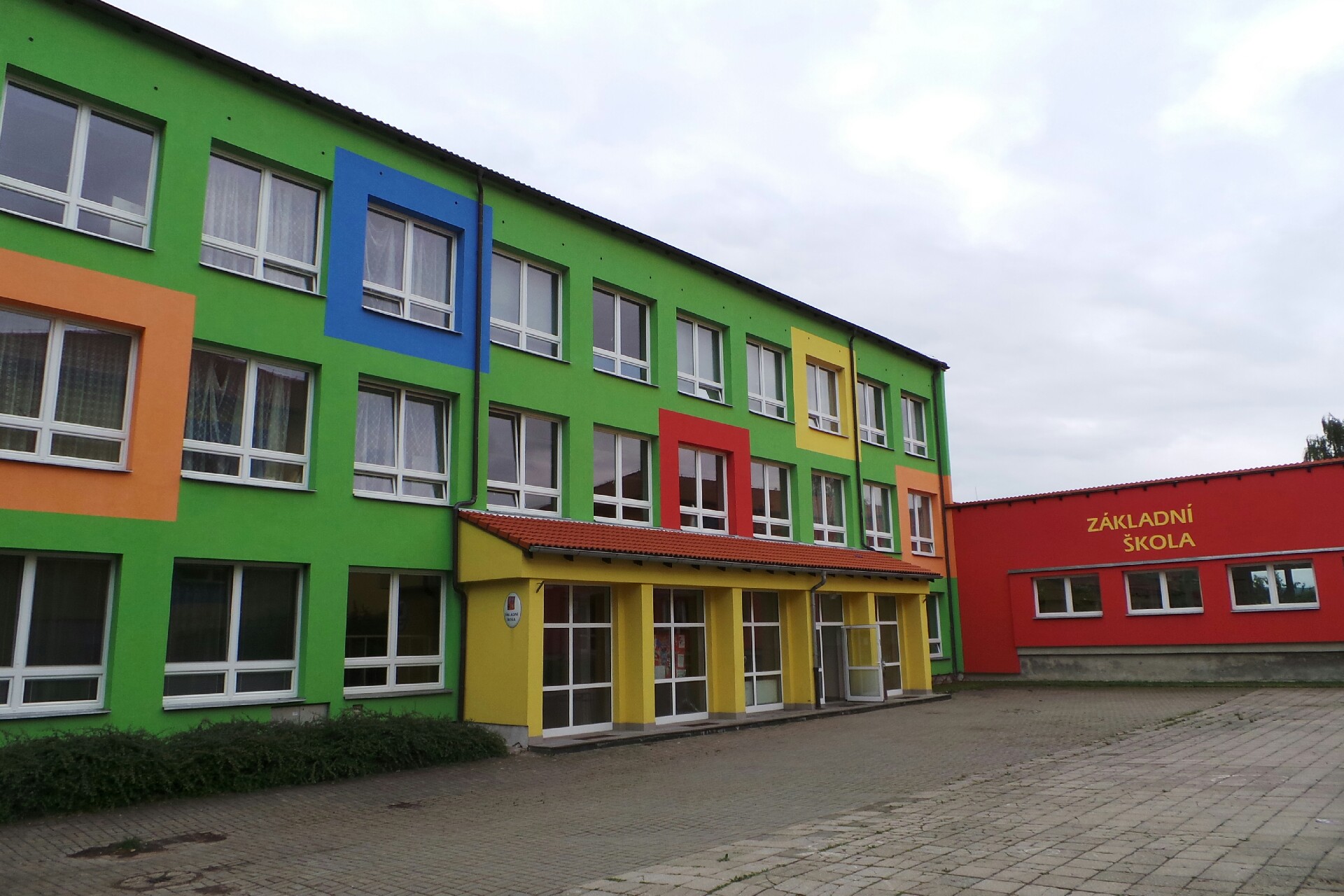 Základní škola a Mateřská škola Lhenice