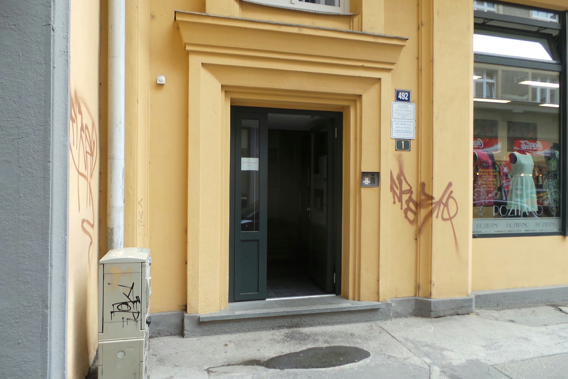 MUDr. Eleni Sikorová