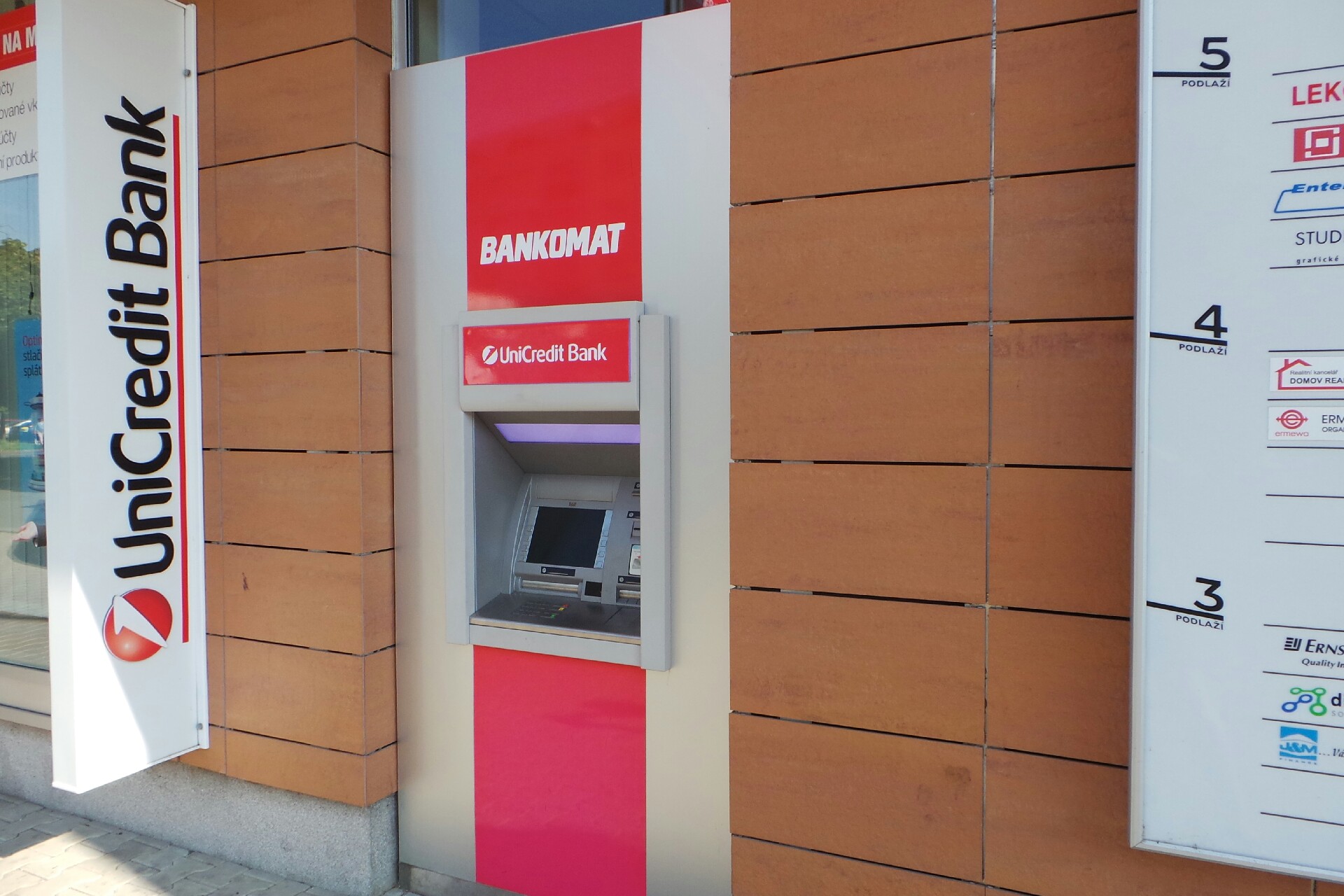 Bankomat UniCredit Bank Czech Republic