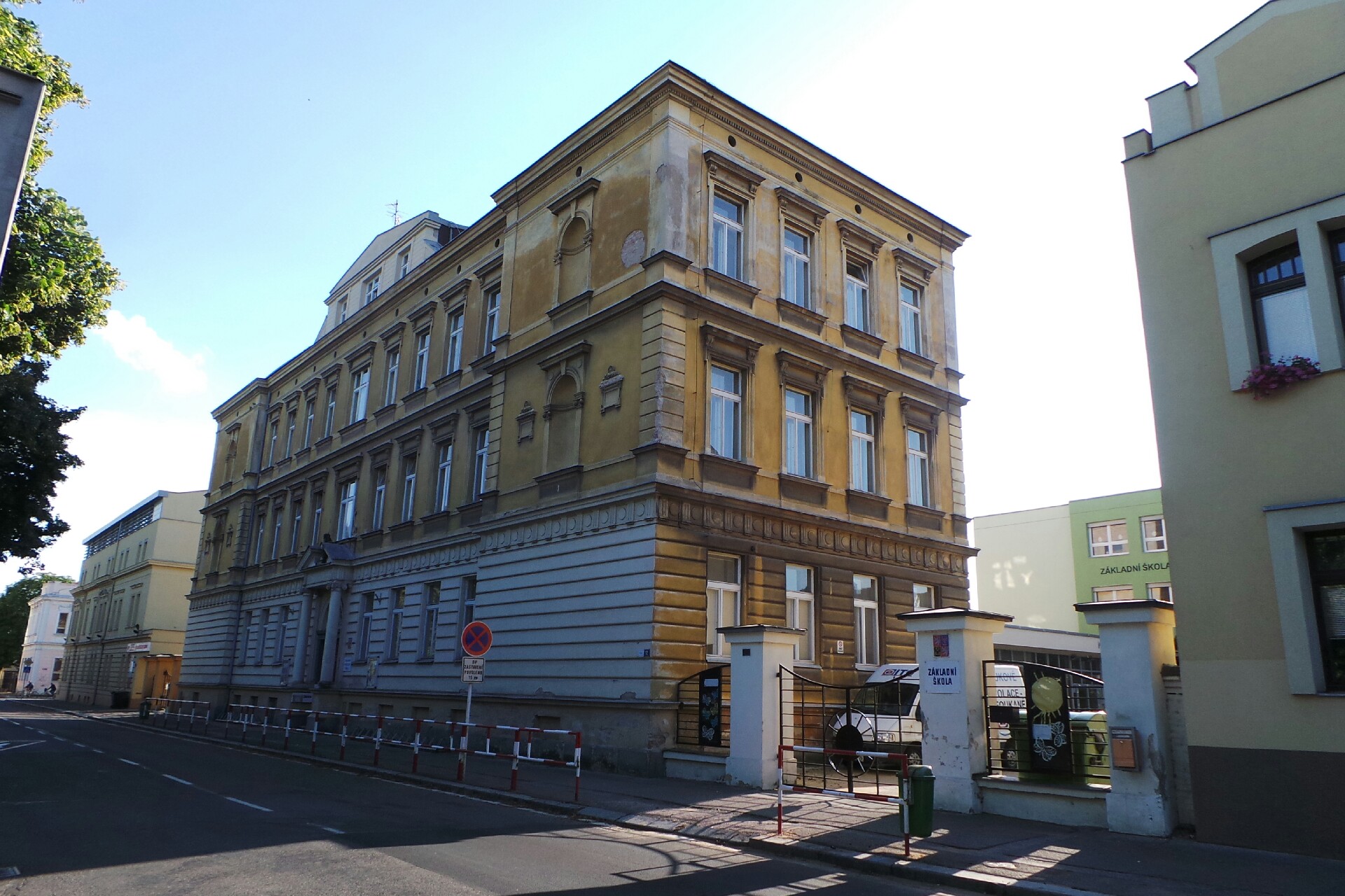 ZUŠ Hradec Králové, Habrmanova foto 2