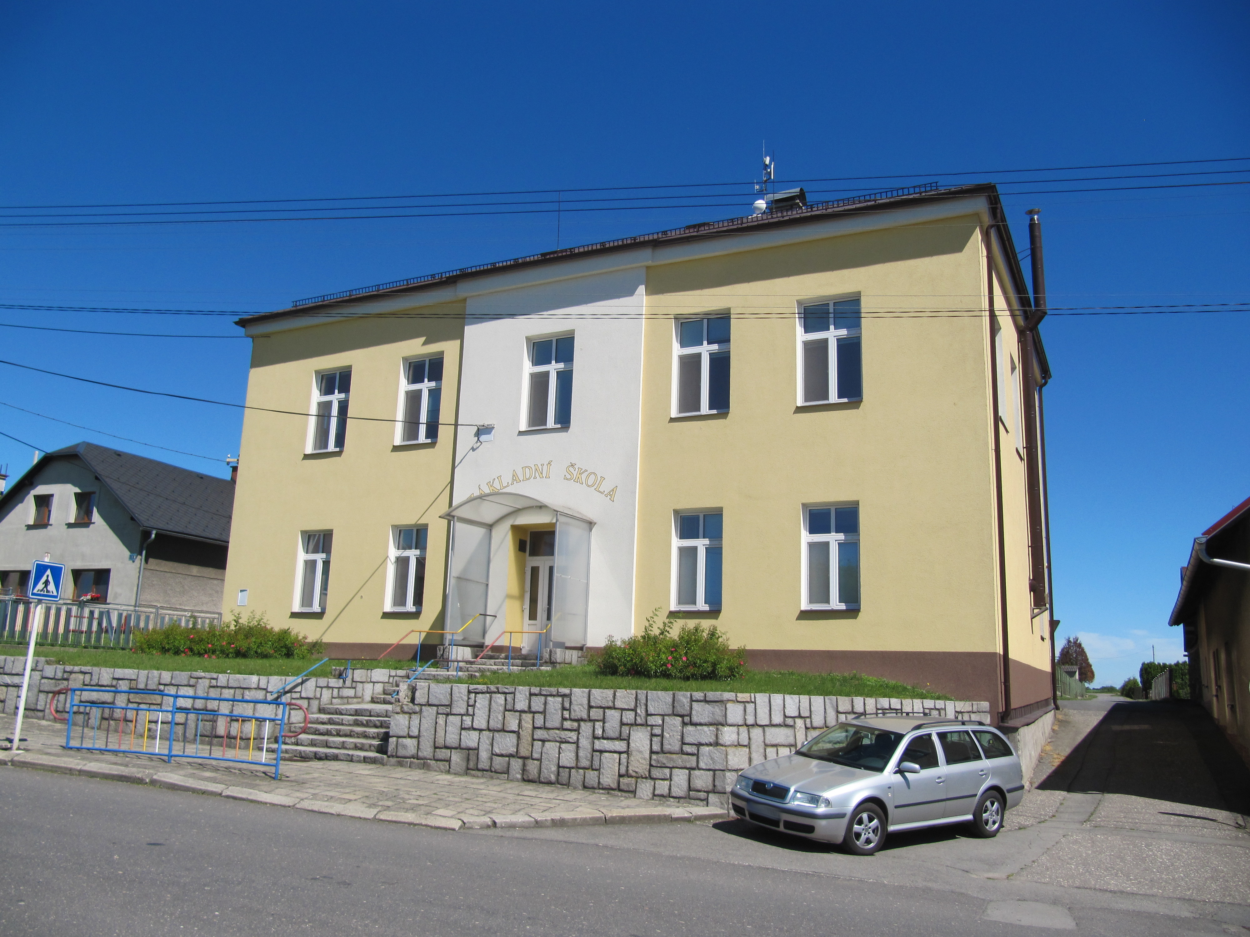 Základní škola a Mateřská škola Tísek, příspěvková organizace