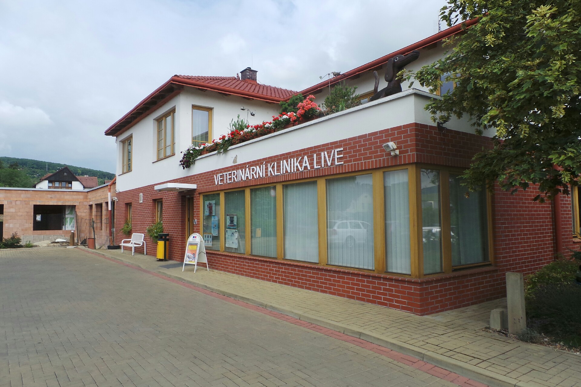 Veterinární klinika LIVE - MVDr. Jiří Vomáčka