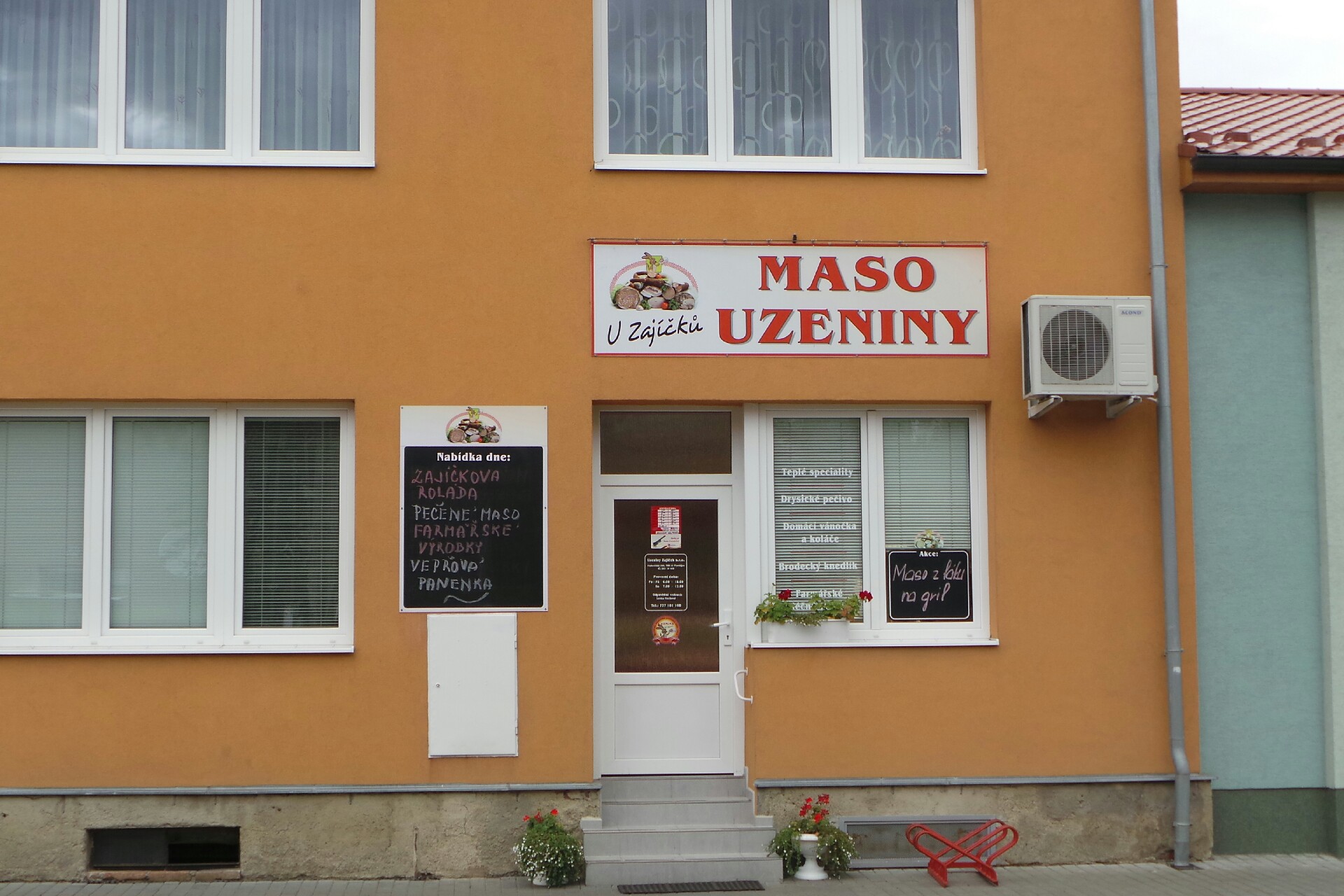 Maso uzeniny u Zajíčků