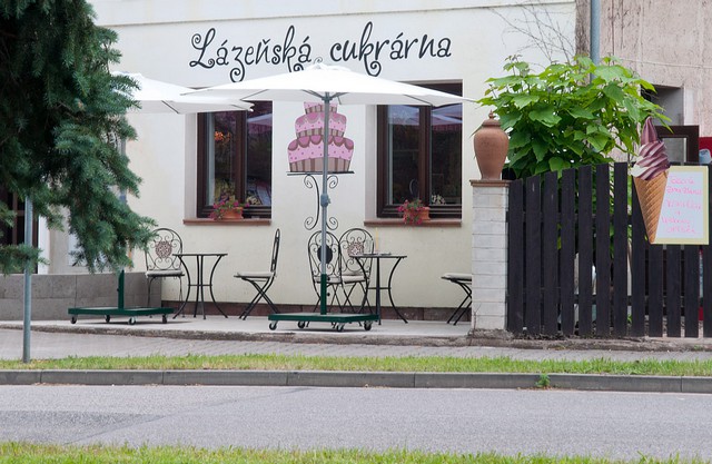 Cukrárna - Lahůdky Mírové nám. 94 foto 1