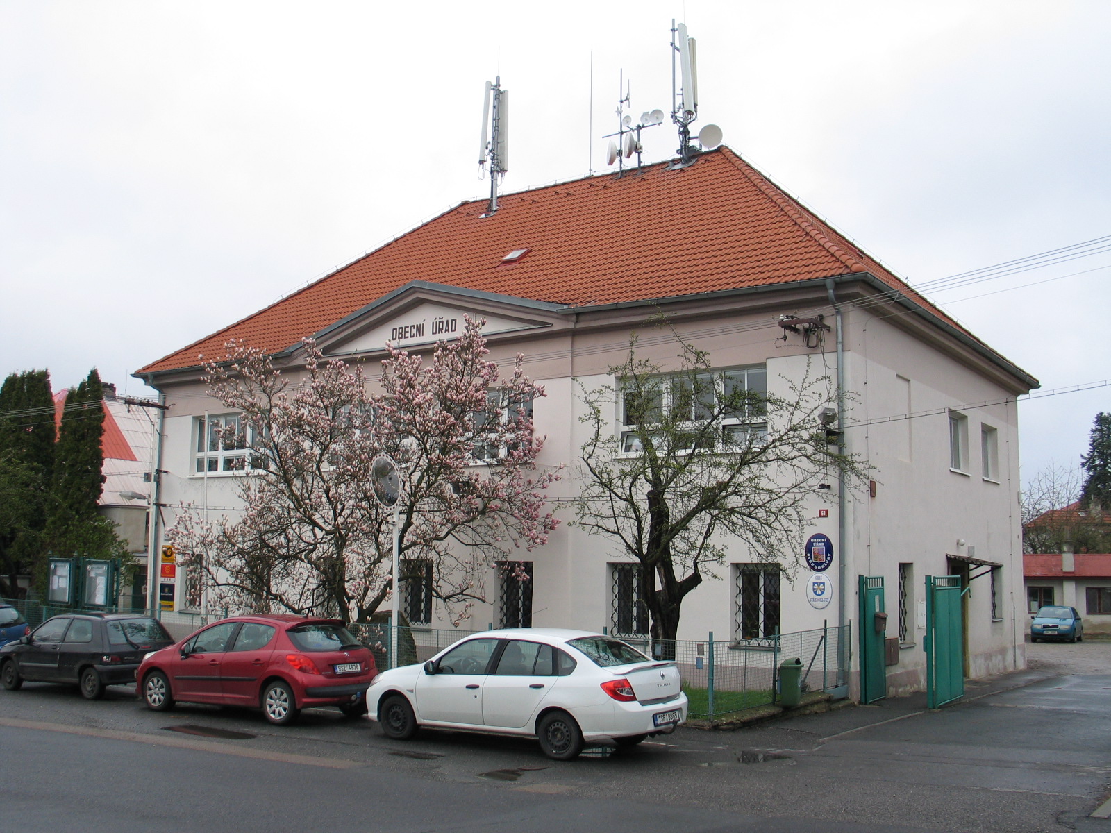 Středokluky - obecní úřad foto 2