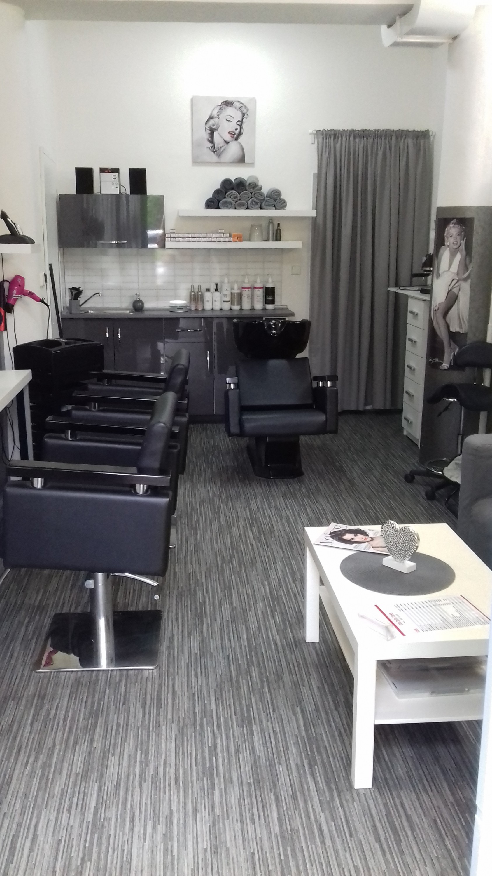 Monroe Hair Studio - Nicol Peclová foto 2