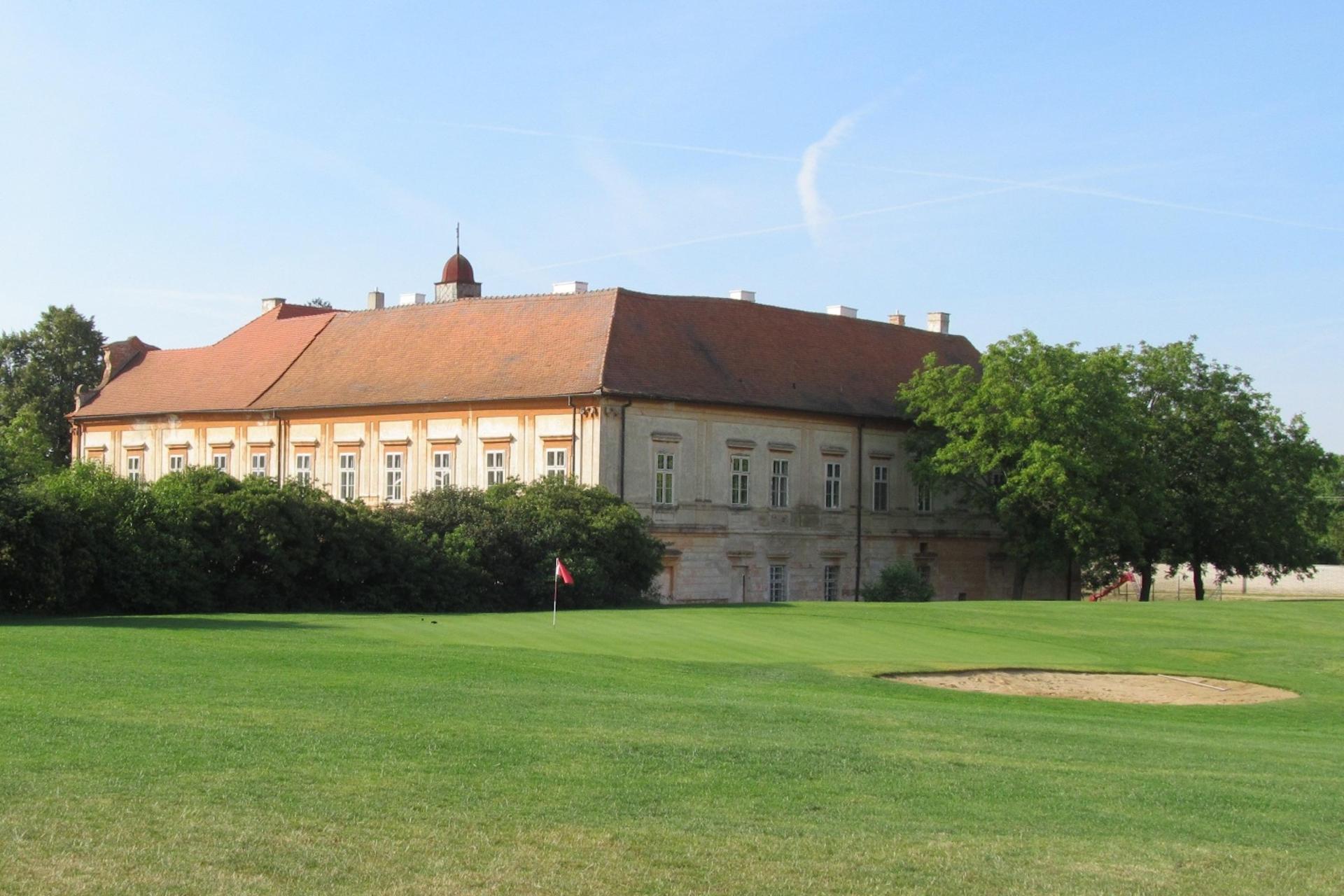 CASTLE GOLF CLUB PRŠTICE