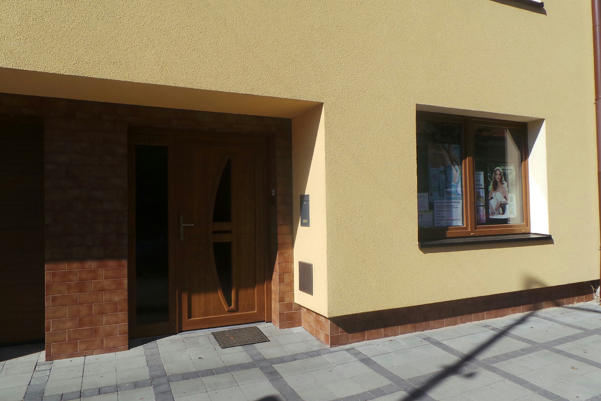 Eva Orgoňová - Studio Oriflame