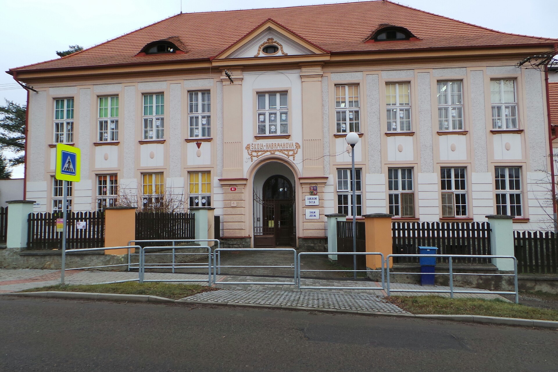 Základní škola a mateřská škola Starý Plzenec, Sedlec 81