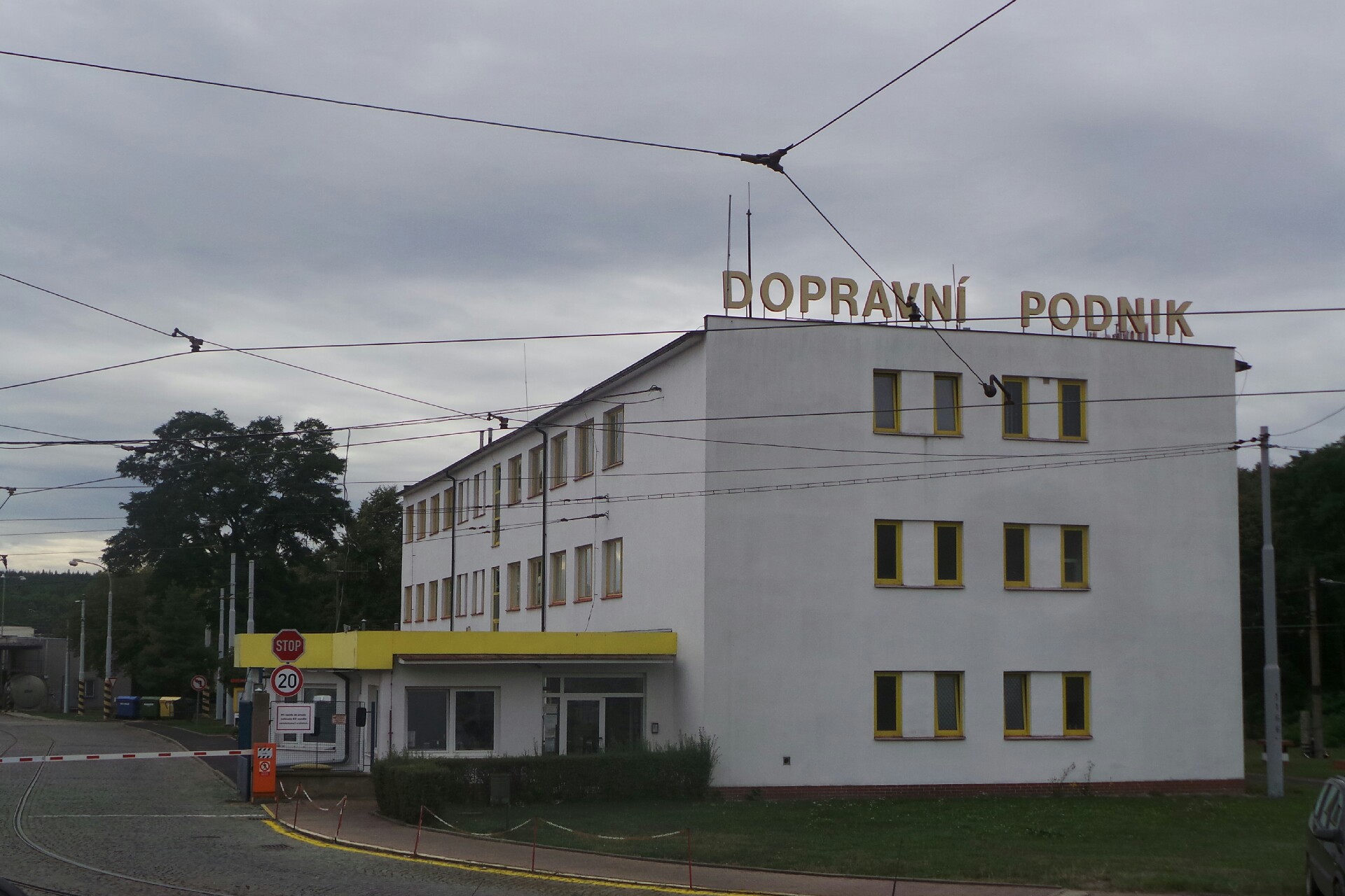 Pronájem montážních zdvihacích plošin - DOPRAVNÍ PODNIK měst Mostu a Litvínova, a.s.