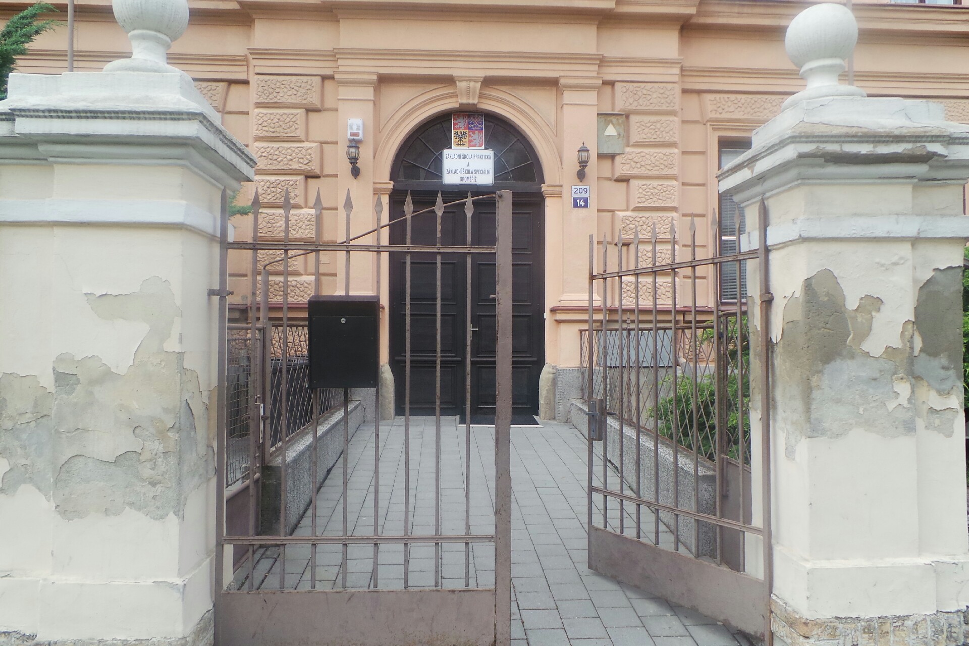 Základní škola Kroměříž, 1. máje