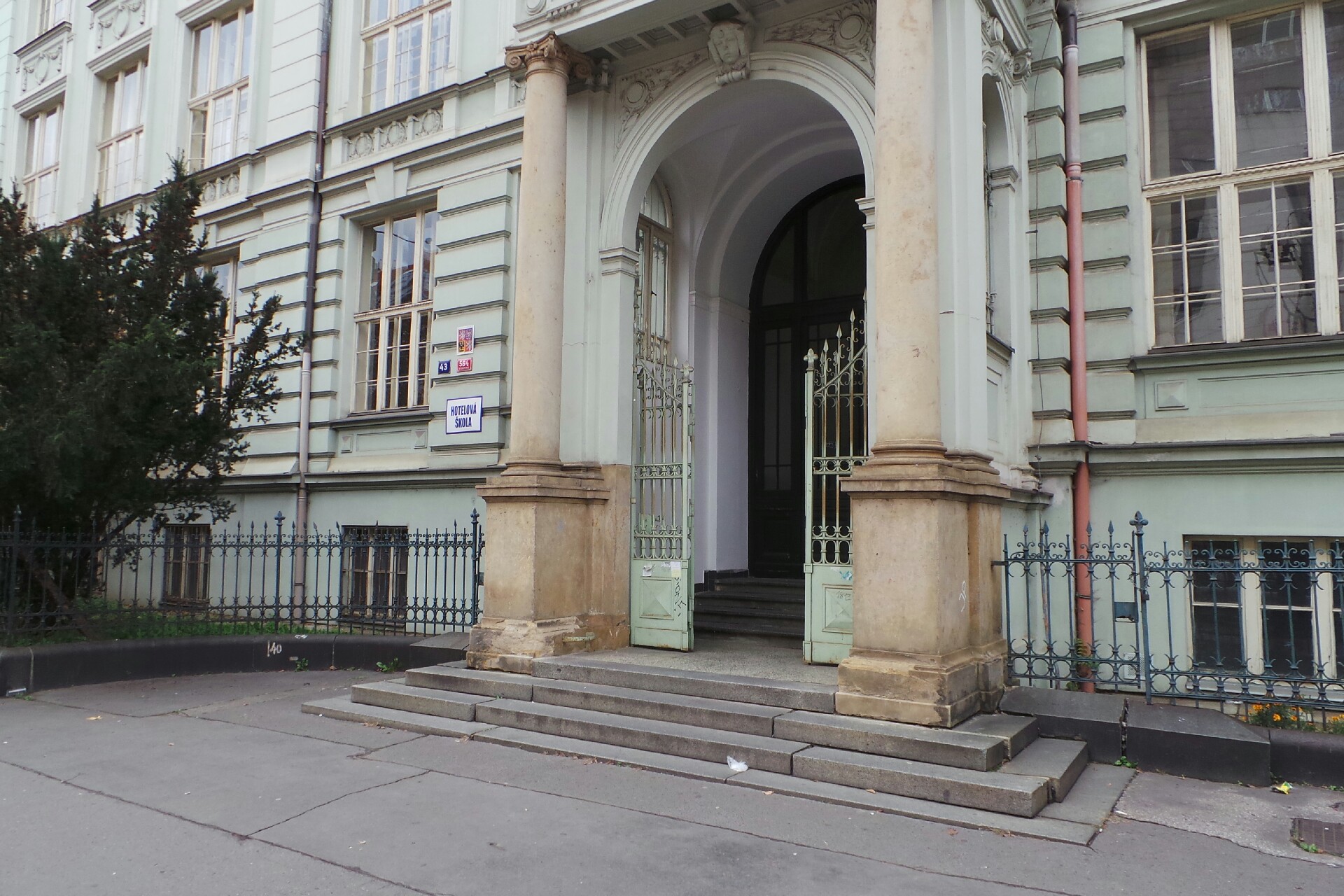 Hotelová škola, Praha 10, Vršovická 43 - Školní jídelna