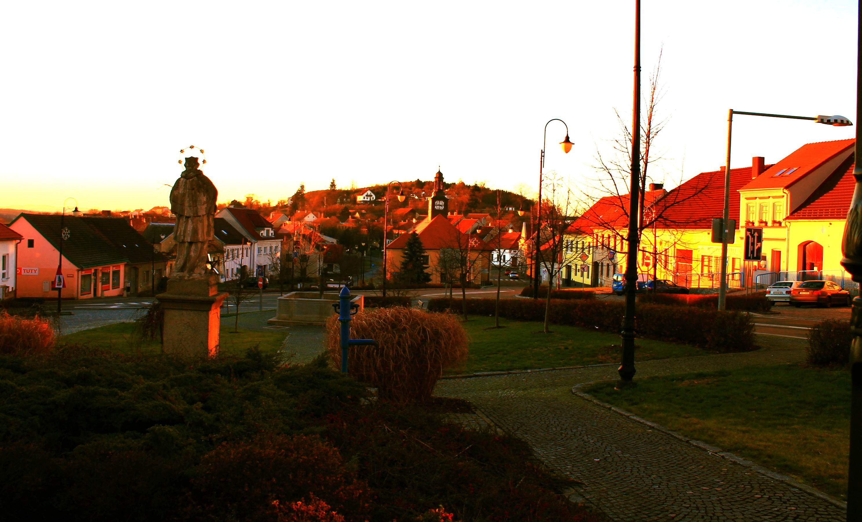 ZŠ a MŠ Bělčice, náměstí Jindřicha Kučery foto 2