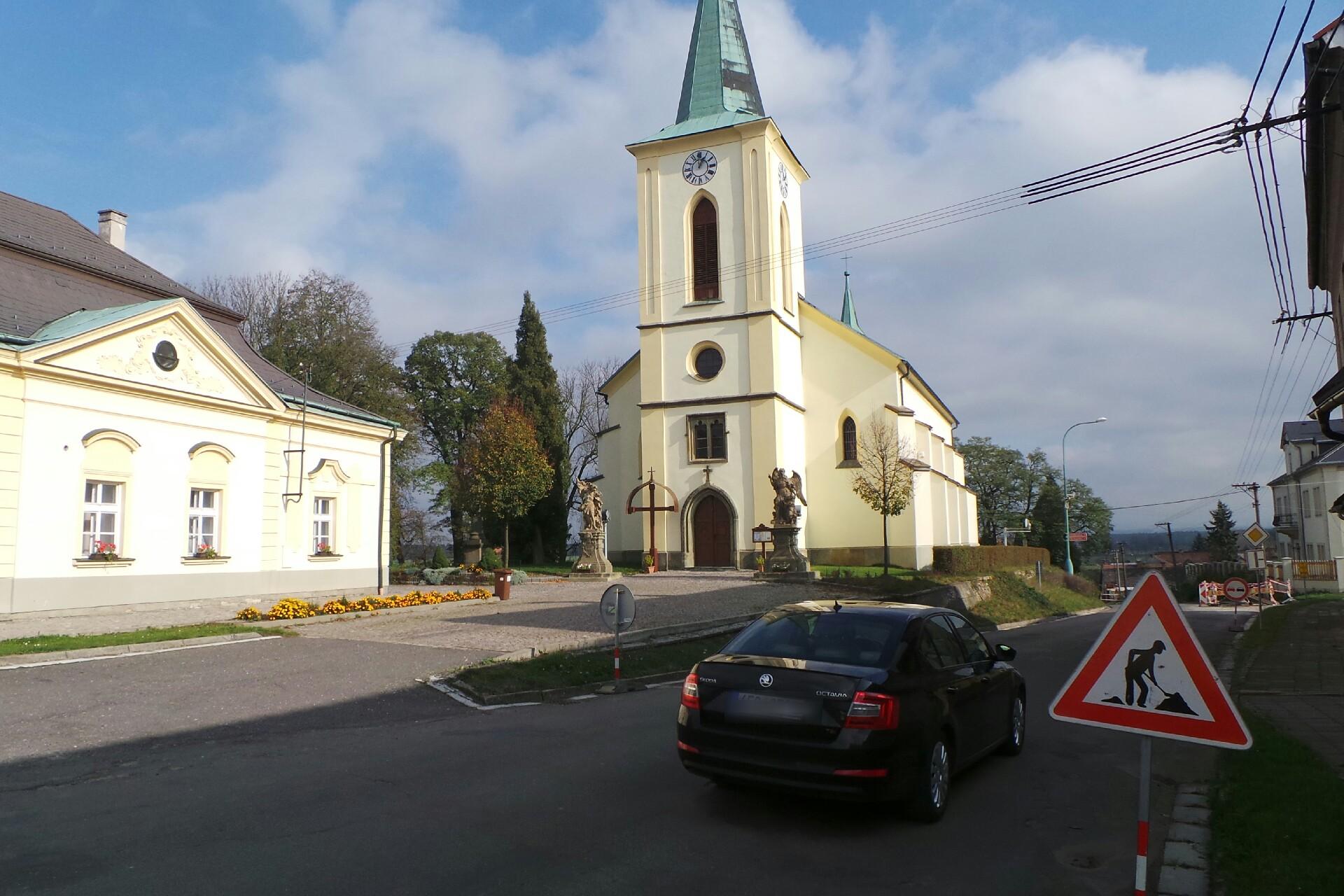 Římskokatolická farnost Horní Jelení