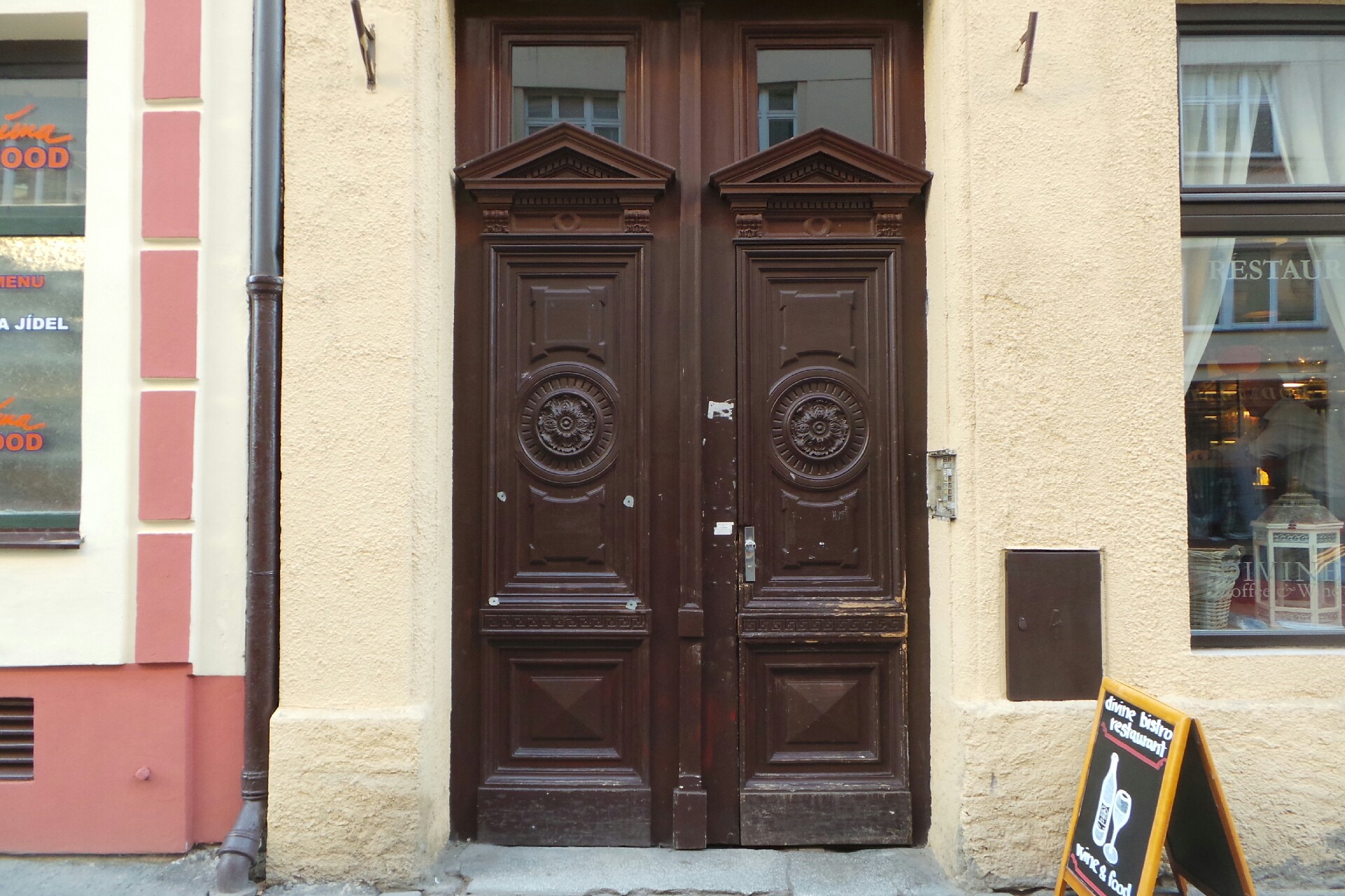 Universal Holding, a.s.