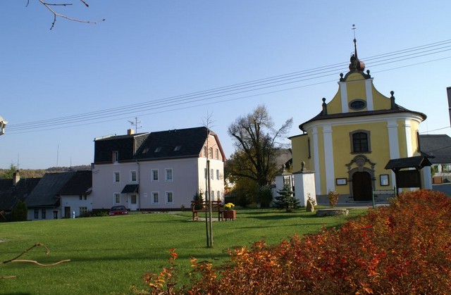 Studnice - obecní úřad foto 3