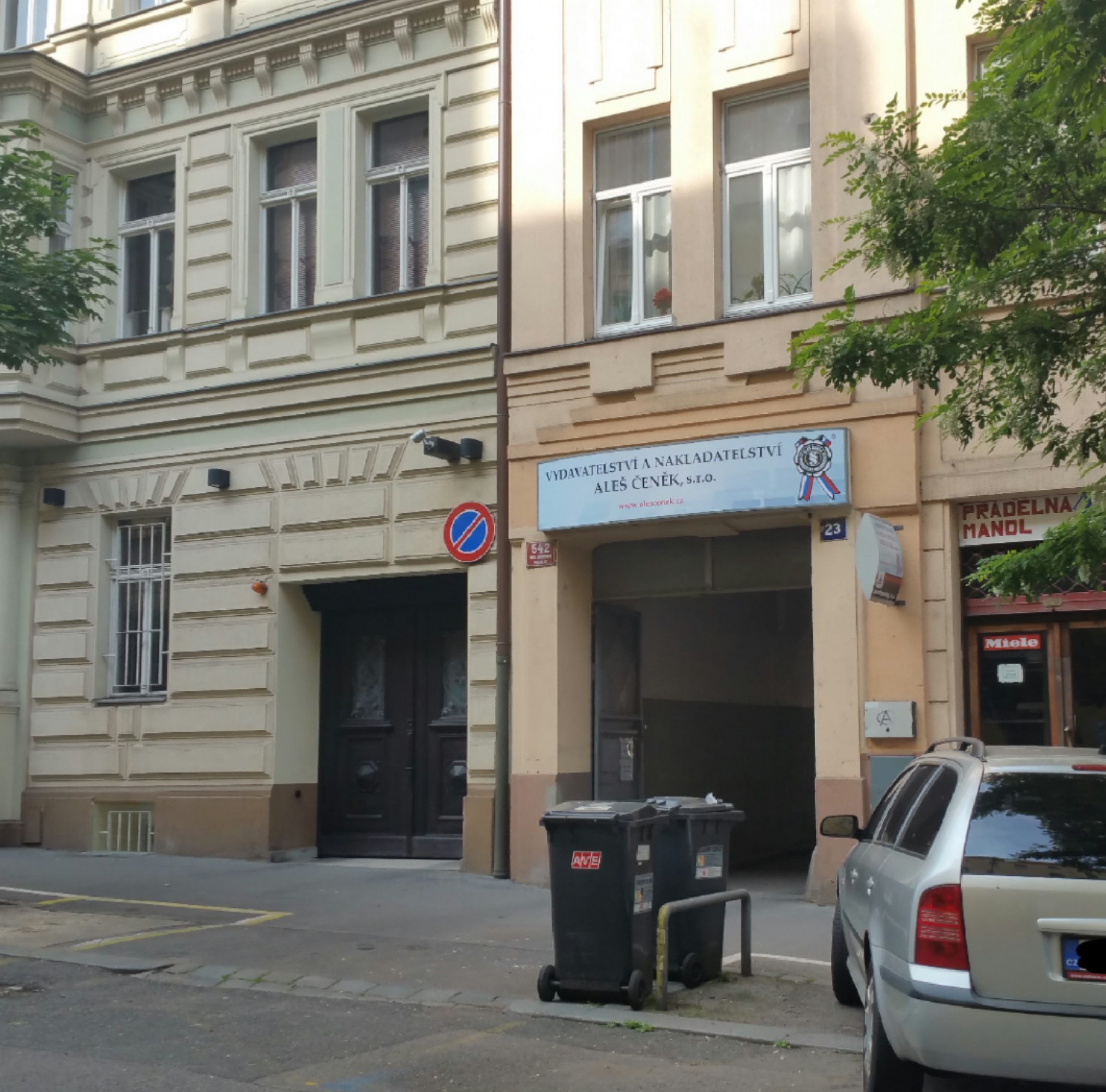 Vydavatelství a nakladatelství Aleš Čeněk - Velkoobchod, centrální expedice foto 1